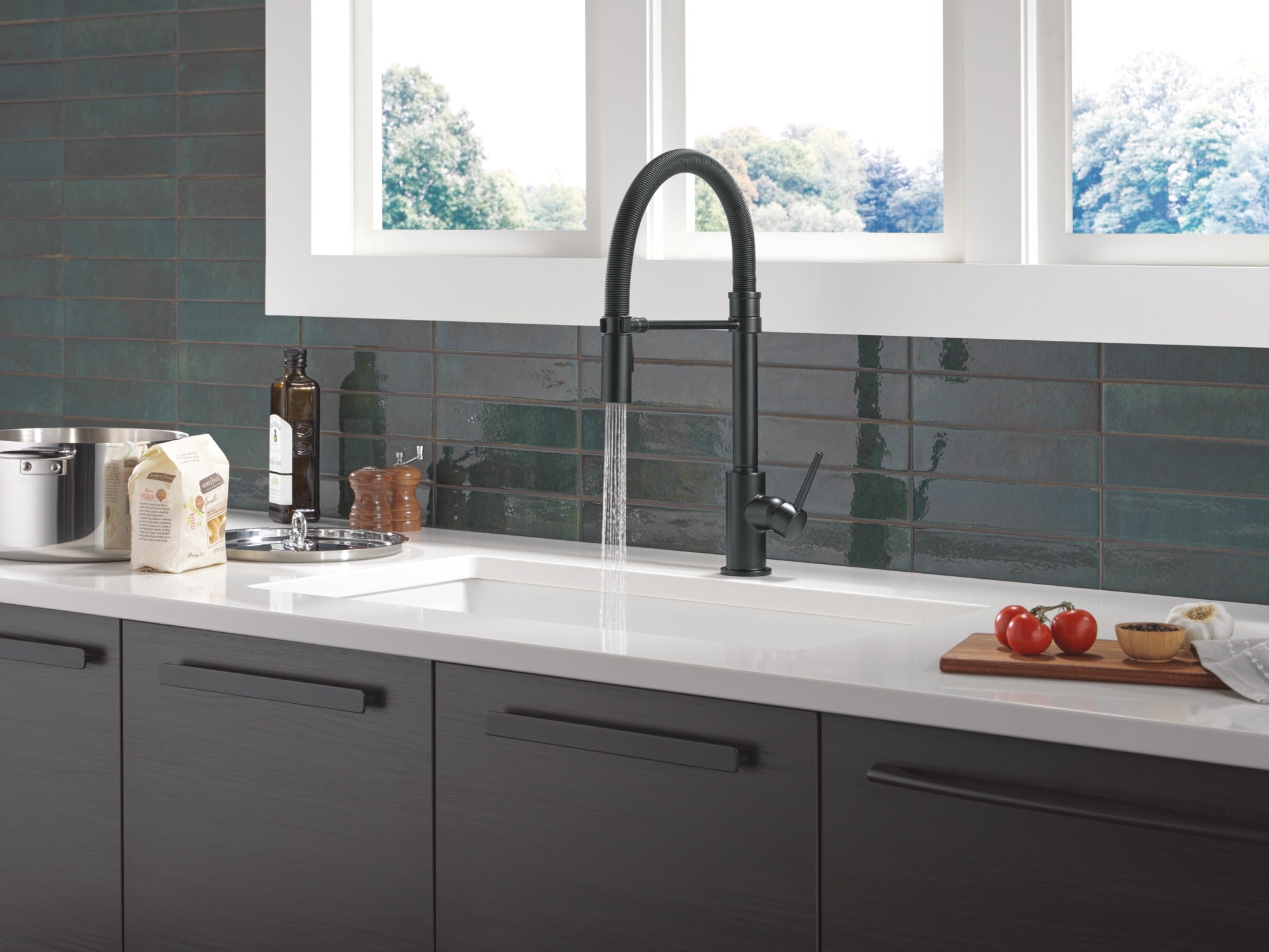 Delta Trinsic® Single-Handle Pull-Down Spring Kitchen Faucet