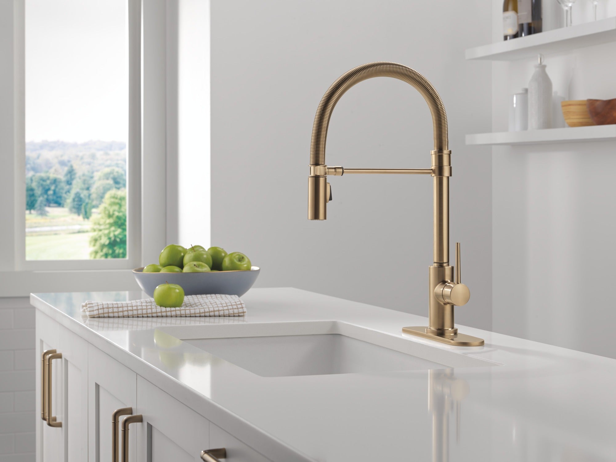 Delta Trinsic® Single-Handle Pull-Down Spring Kitchen Faucet