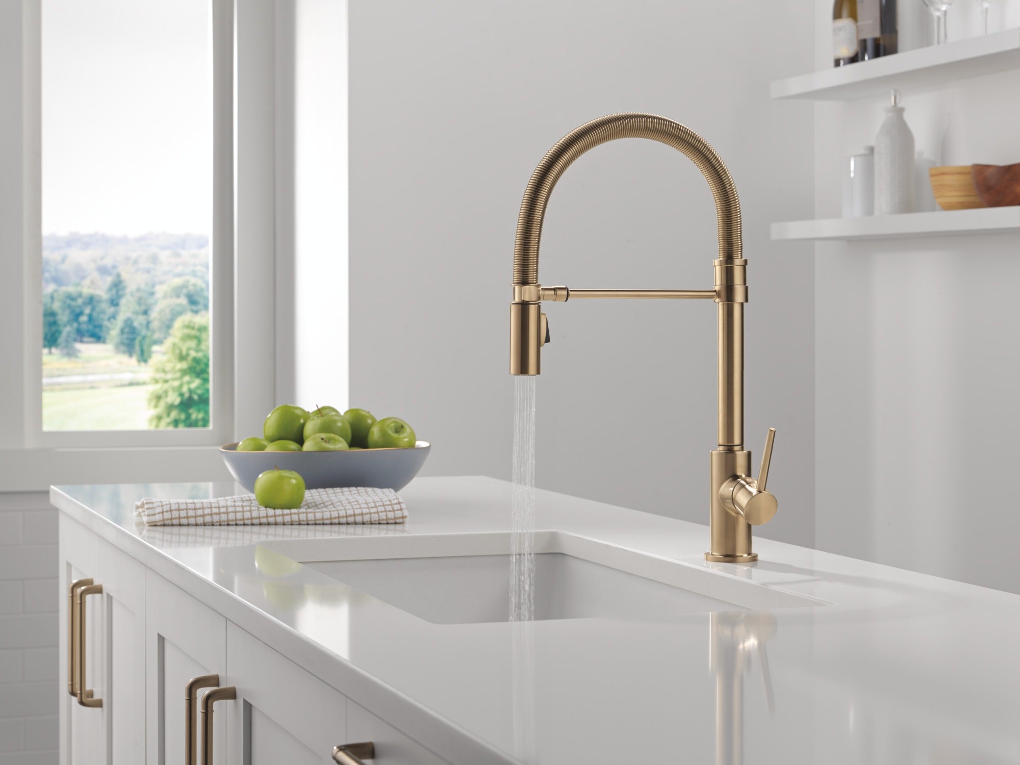 Delta Trinsic® Single-Handle Pull-Down Spring Kitchen Faucet
