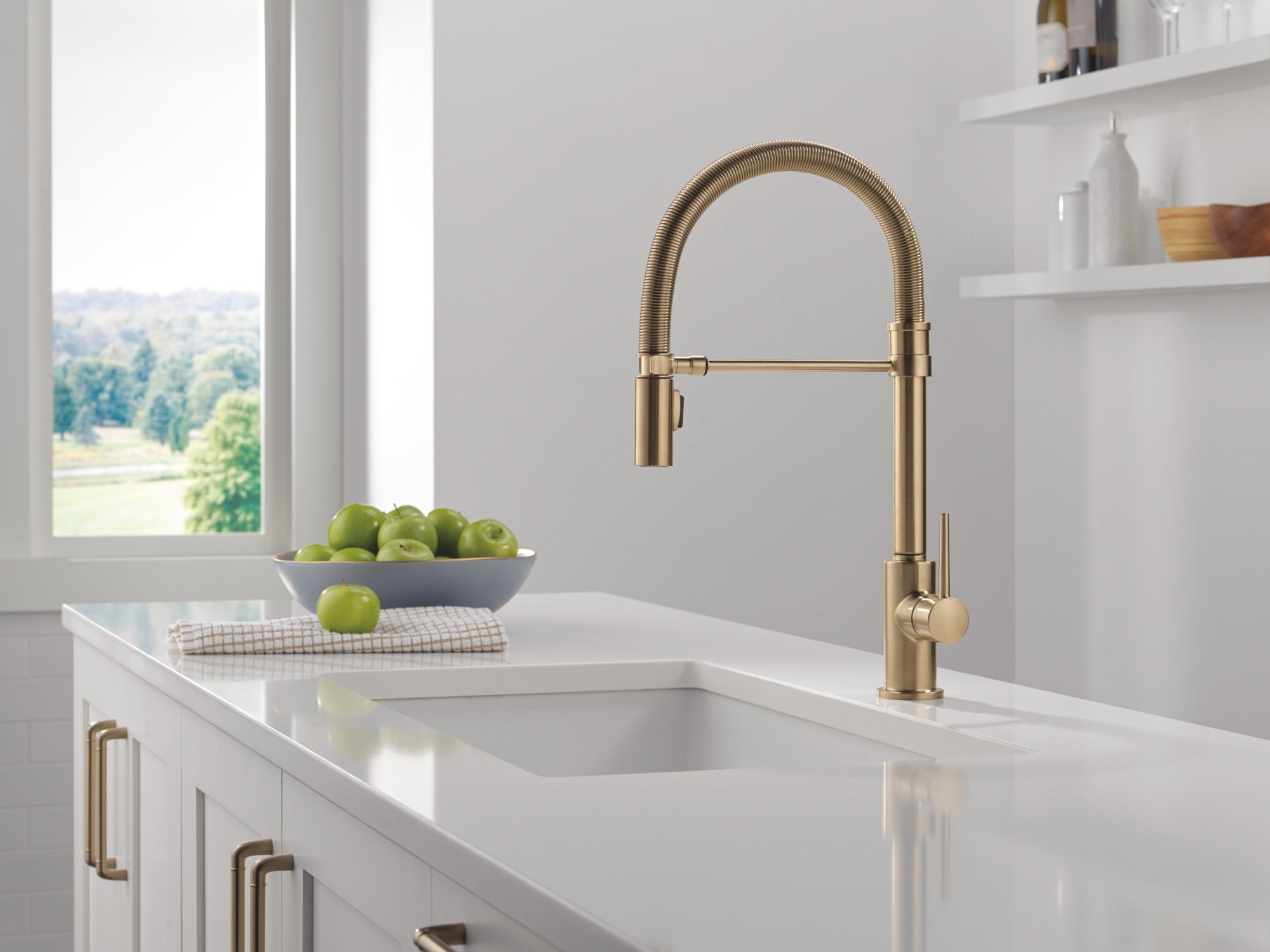 Delta Trinsic® Single-Handle Pull-Down Spring Kitchen Faucet