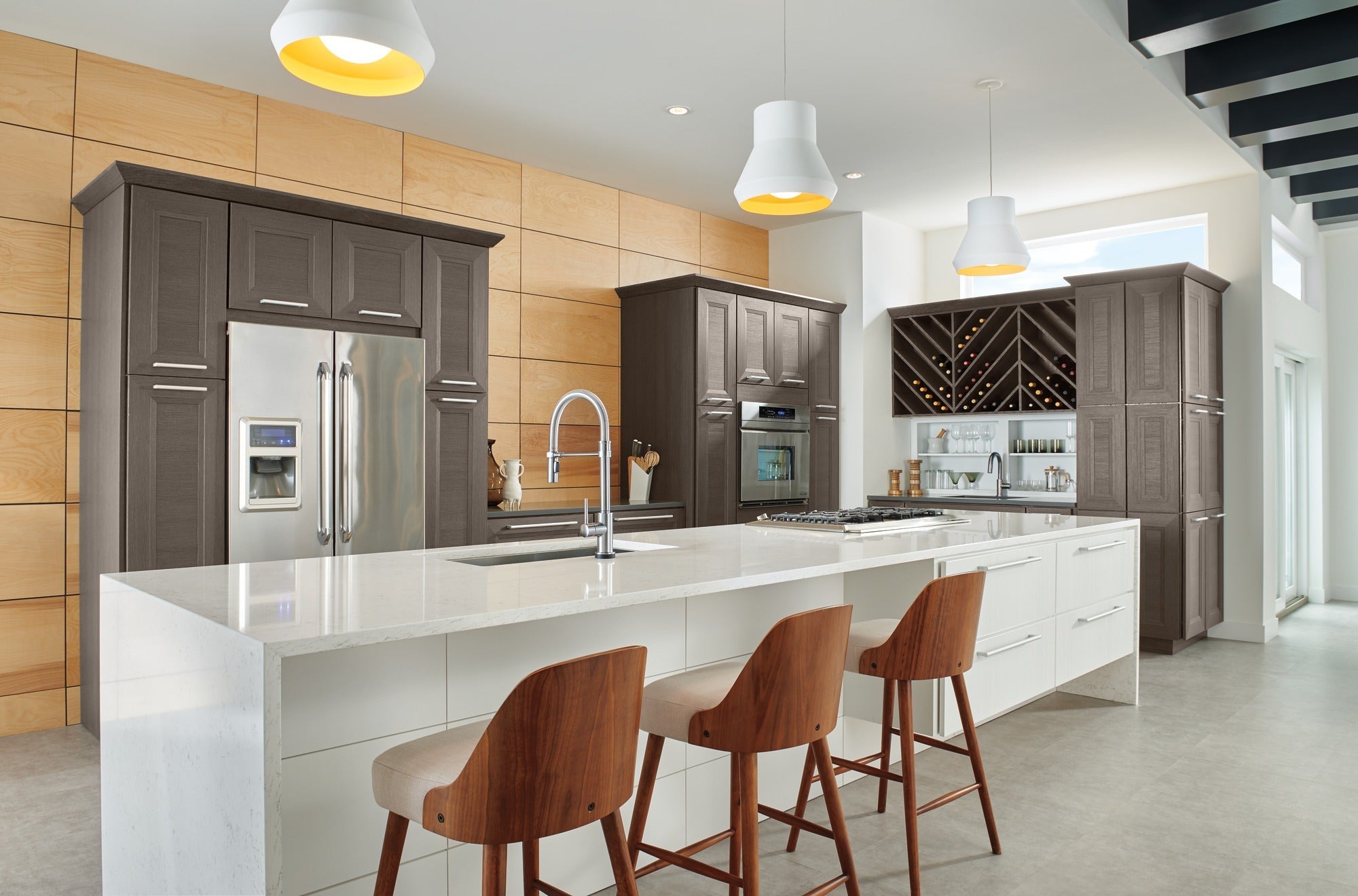 Delta Trinsic® Single-Handle Pull-Down Spring Kitchen Faucet with Touch<sub>2</sub>O® Technology