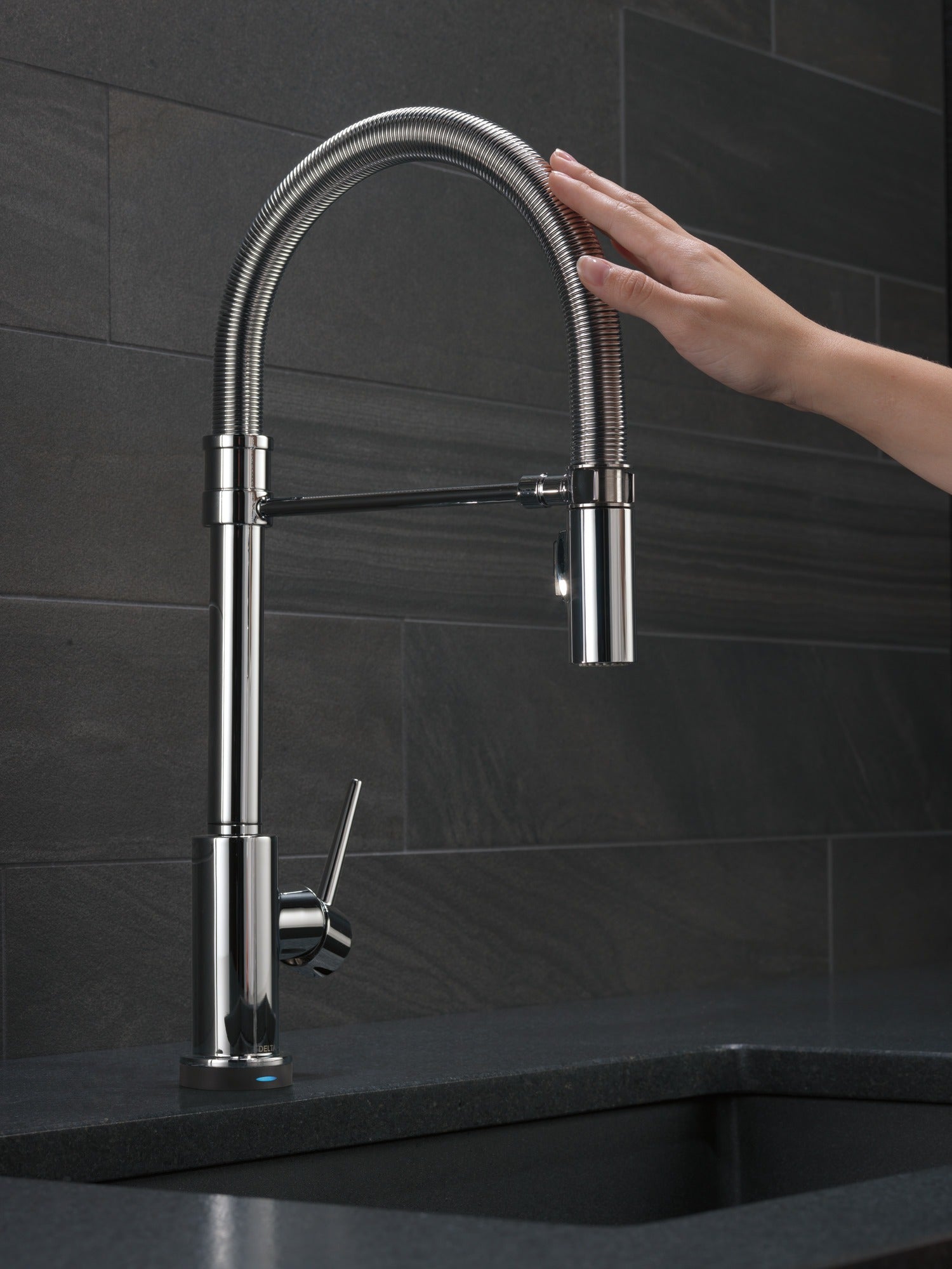 Delta Trinsic® Single-Handle Pull-Down Spring Kitchen Faucet with Touch<sub>2</sub>O® Technology