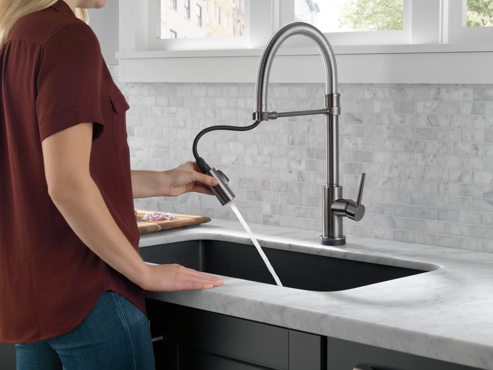 Delta Trinsic® Single-Handle Pull-Down Spring Kitchen Faucet with Touch<sub>2</sub>O® Technology