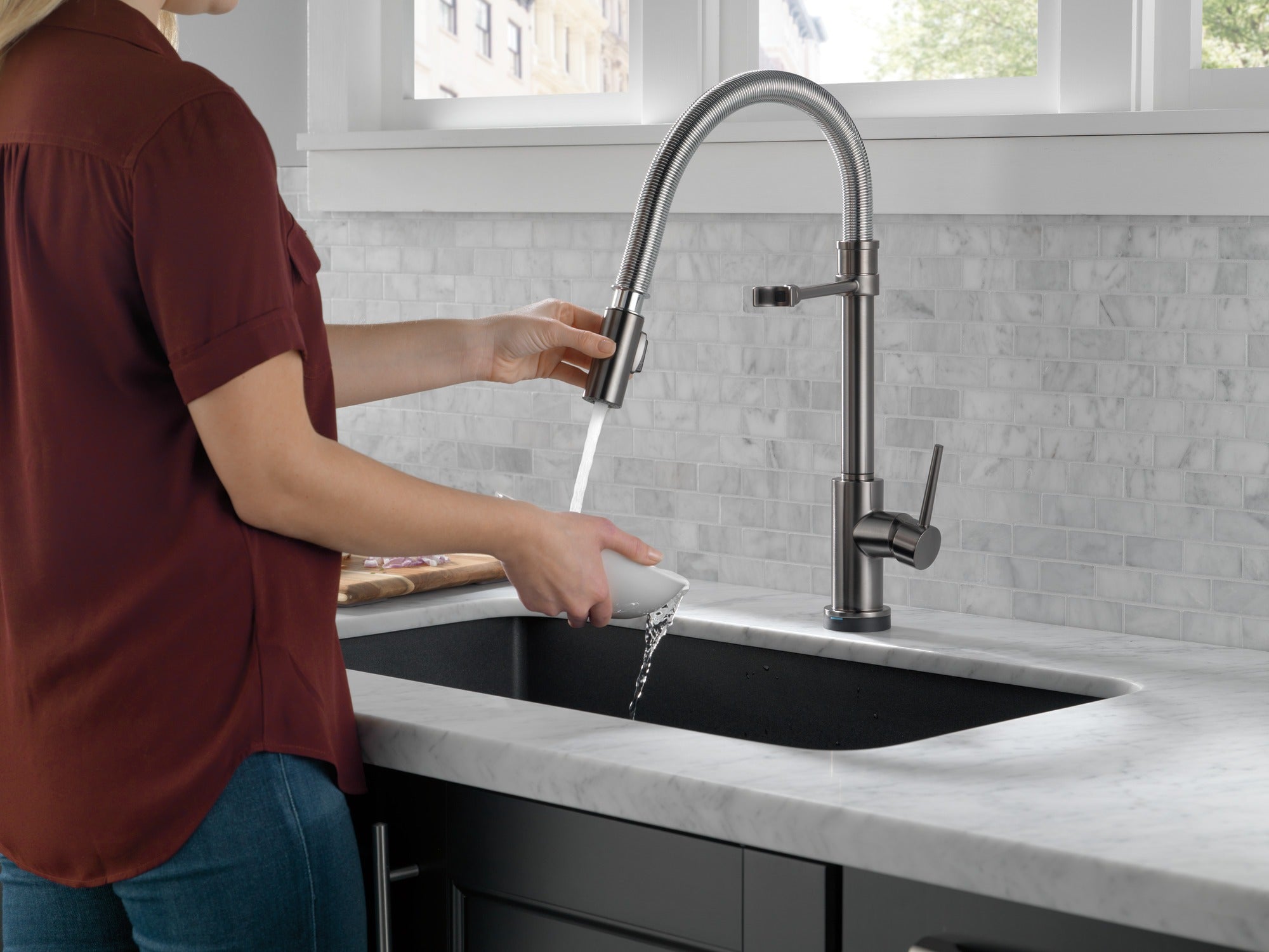 Delta Trinsic® Single-Handle Pull-Down Spring Kitchen Faucet with Touch<sub>2</sub>O® Technology