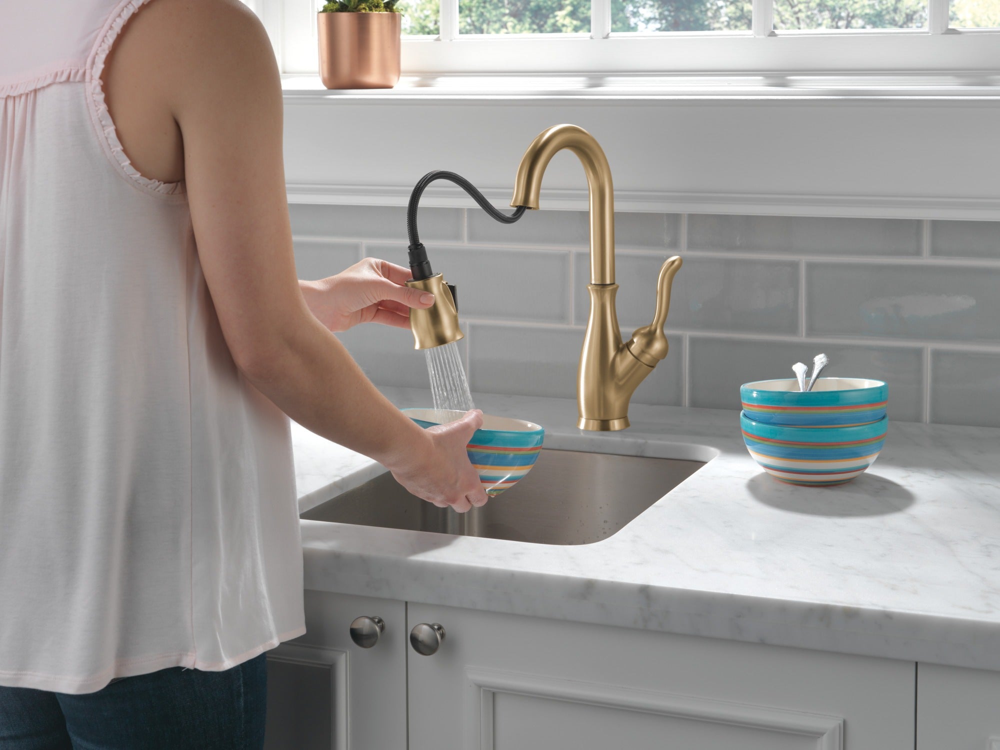 Delta Leland® Single Handle Pull-Down Bar/Prep Faucet