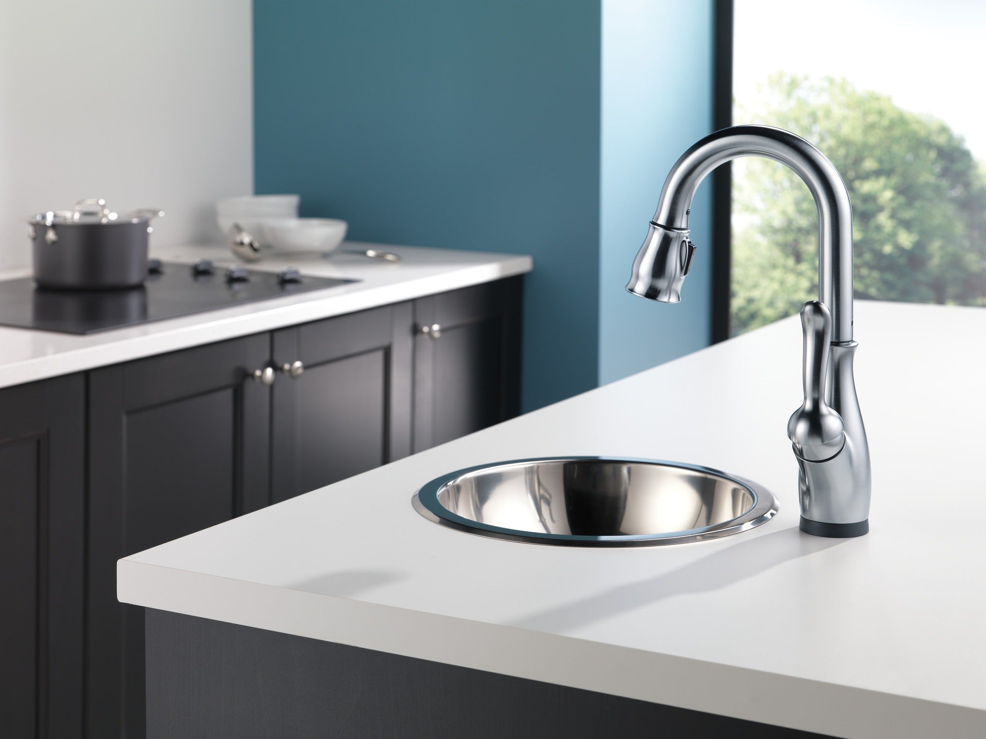 Delta Leland® Single Handle Pull-Down Bar / Prep Faucet with Touch<sub>2</sub>O® Technology