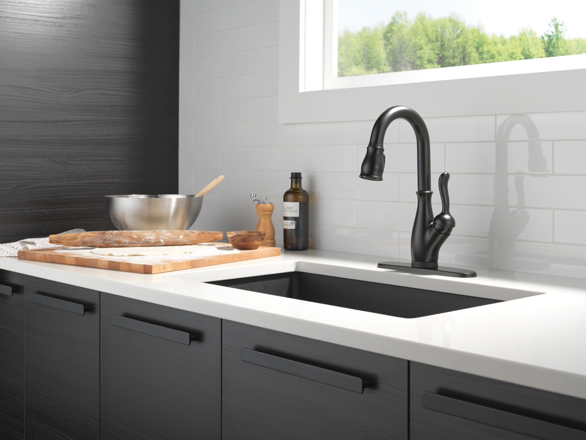 Delta Leland® Single Handle Pull-Down Bar / Prep Faucet With Touch2O® Technology