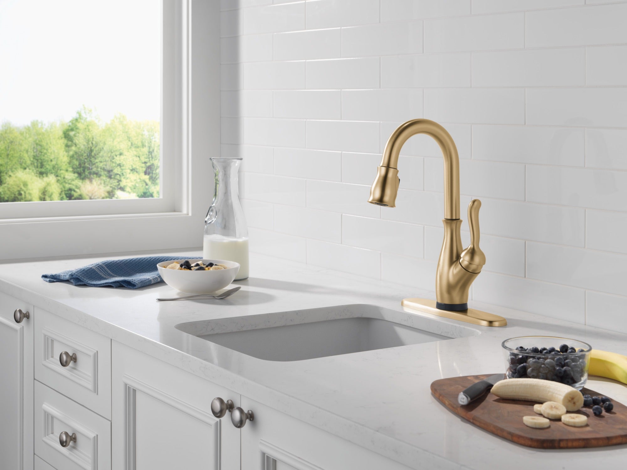 Delta Leland® Touch2O® Bar / Prep Faucet with Touchless Technology
