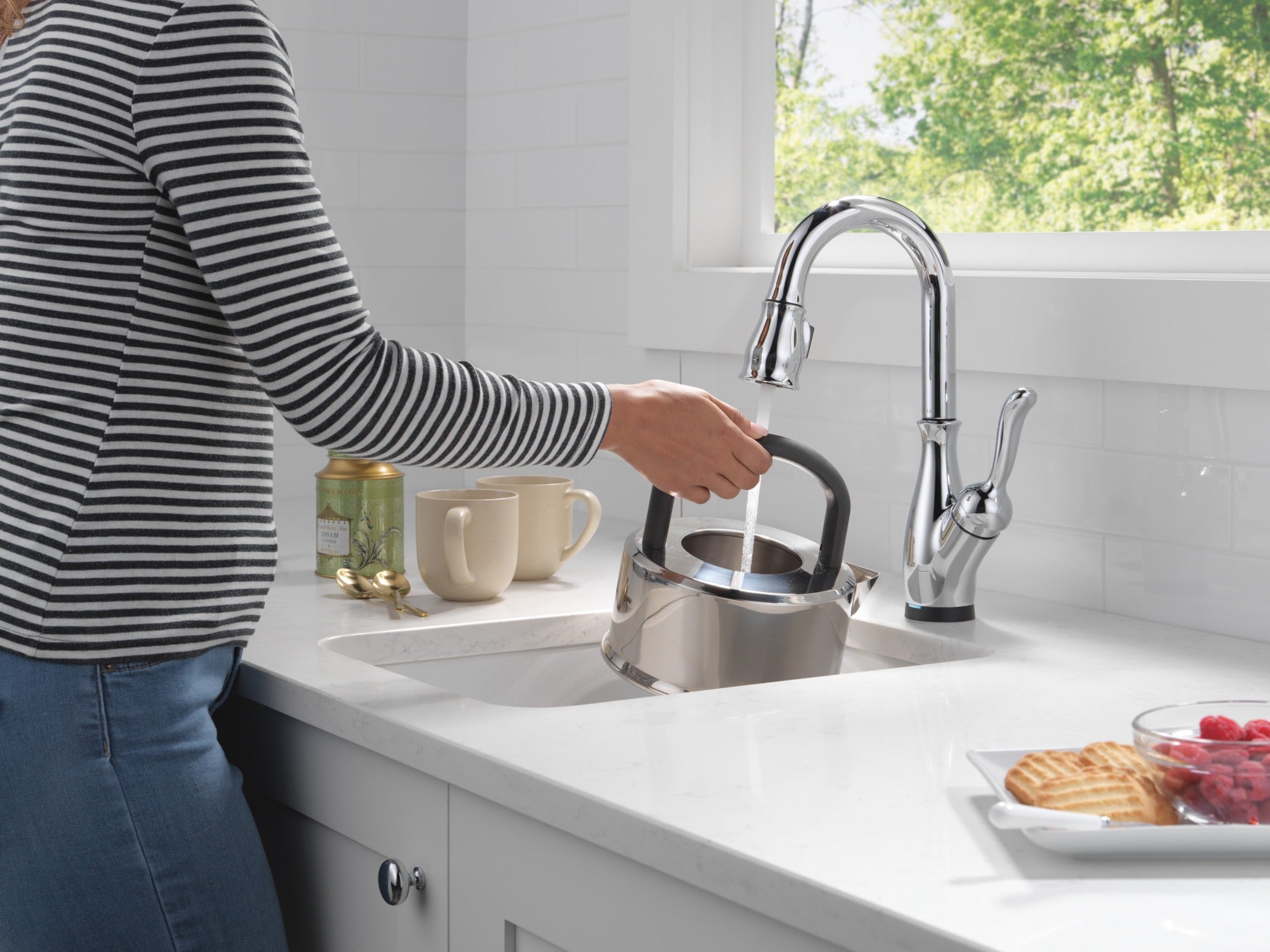 Delta Leland® Touch2O® Bar / Prep Faucet with Touchless Technology