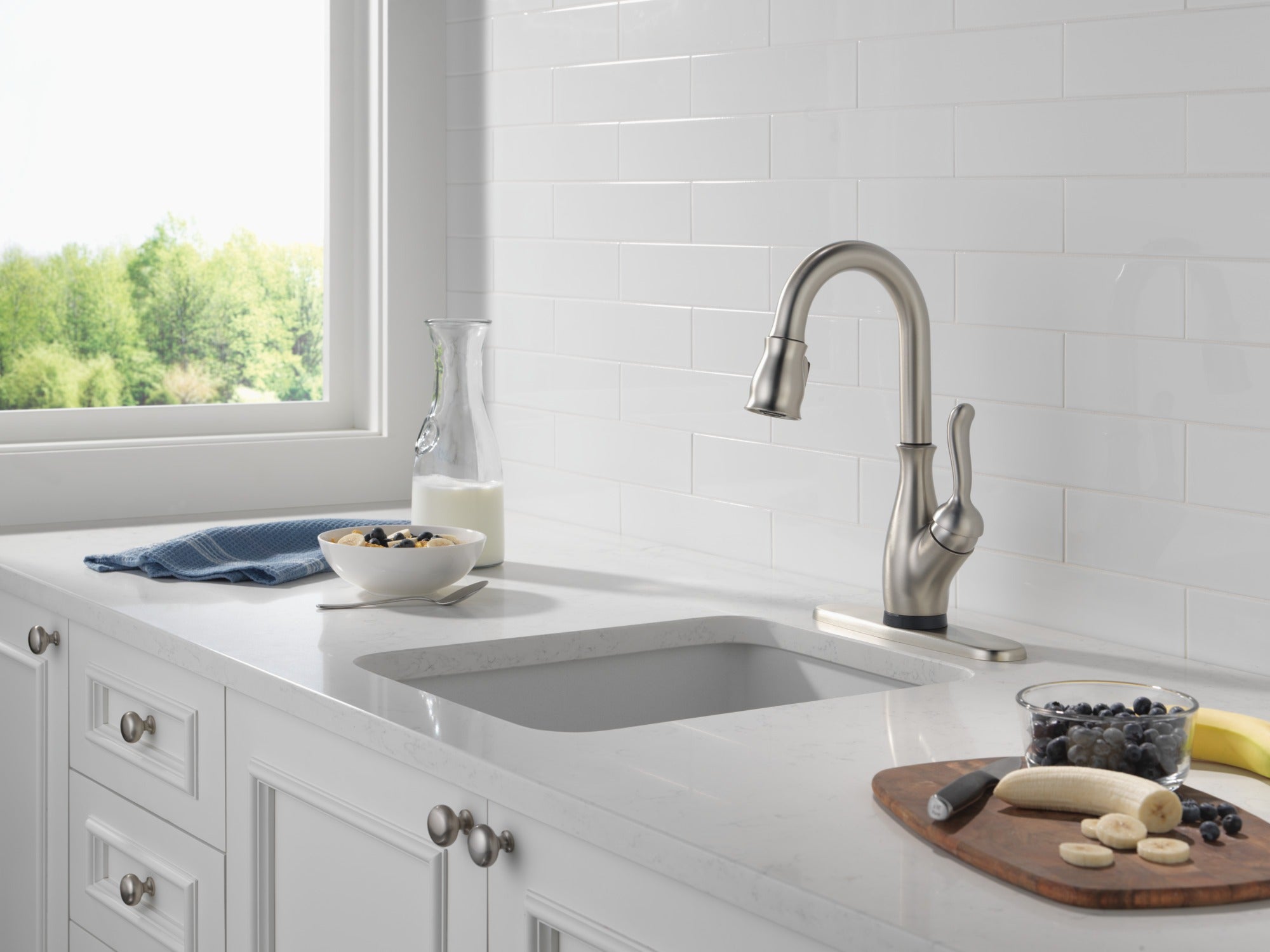 Delta Leland® Touch2O® Bar / Prep Faucet with Touchless Technology