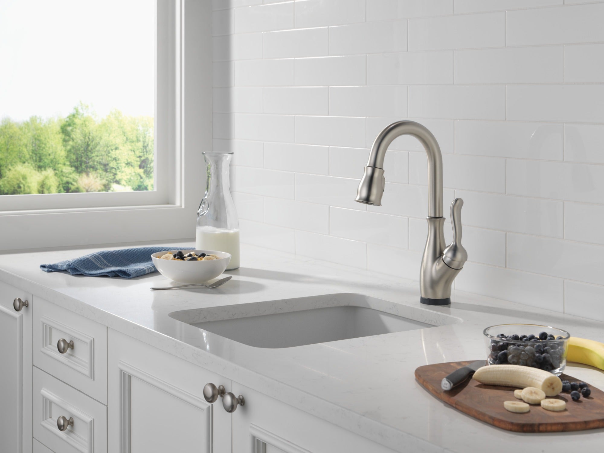 Delta Leland® Touch2O® Bar / Prep Faucet with Touchless Technology