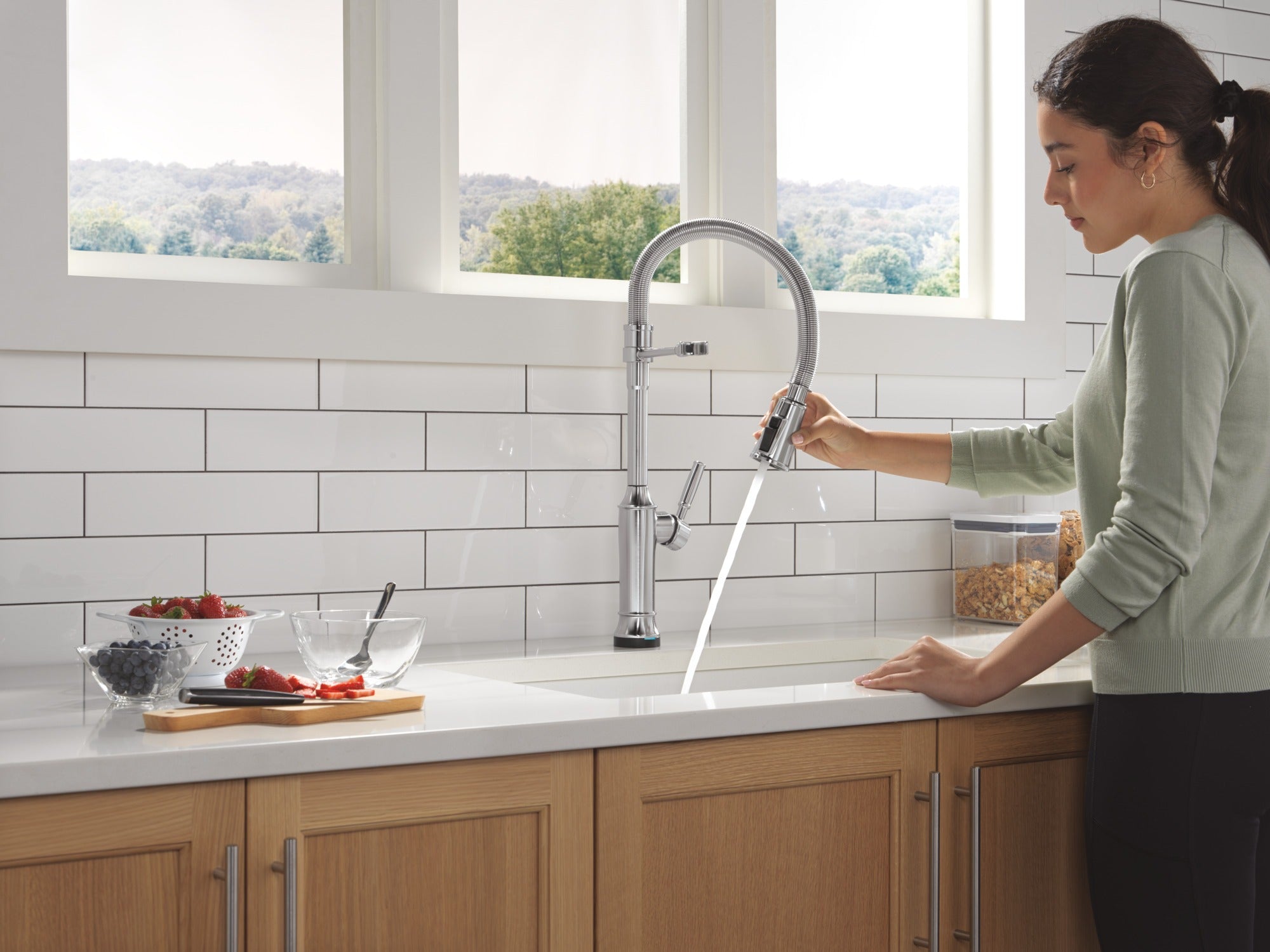 Delta Renaldi™ Touch2O® Technology Kitchen Faucet with Touchless Technology