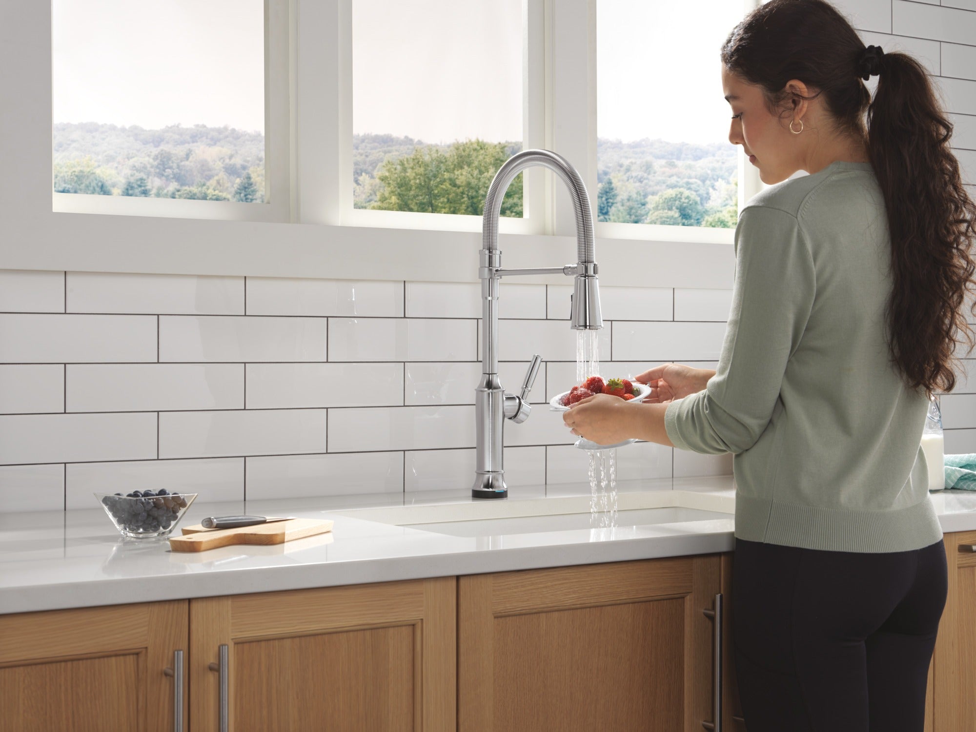 Delta Renaldi™ Touch2O® Technology Kitchen Faucet with Touchless Technology