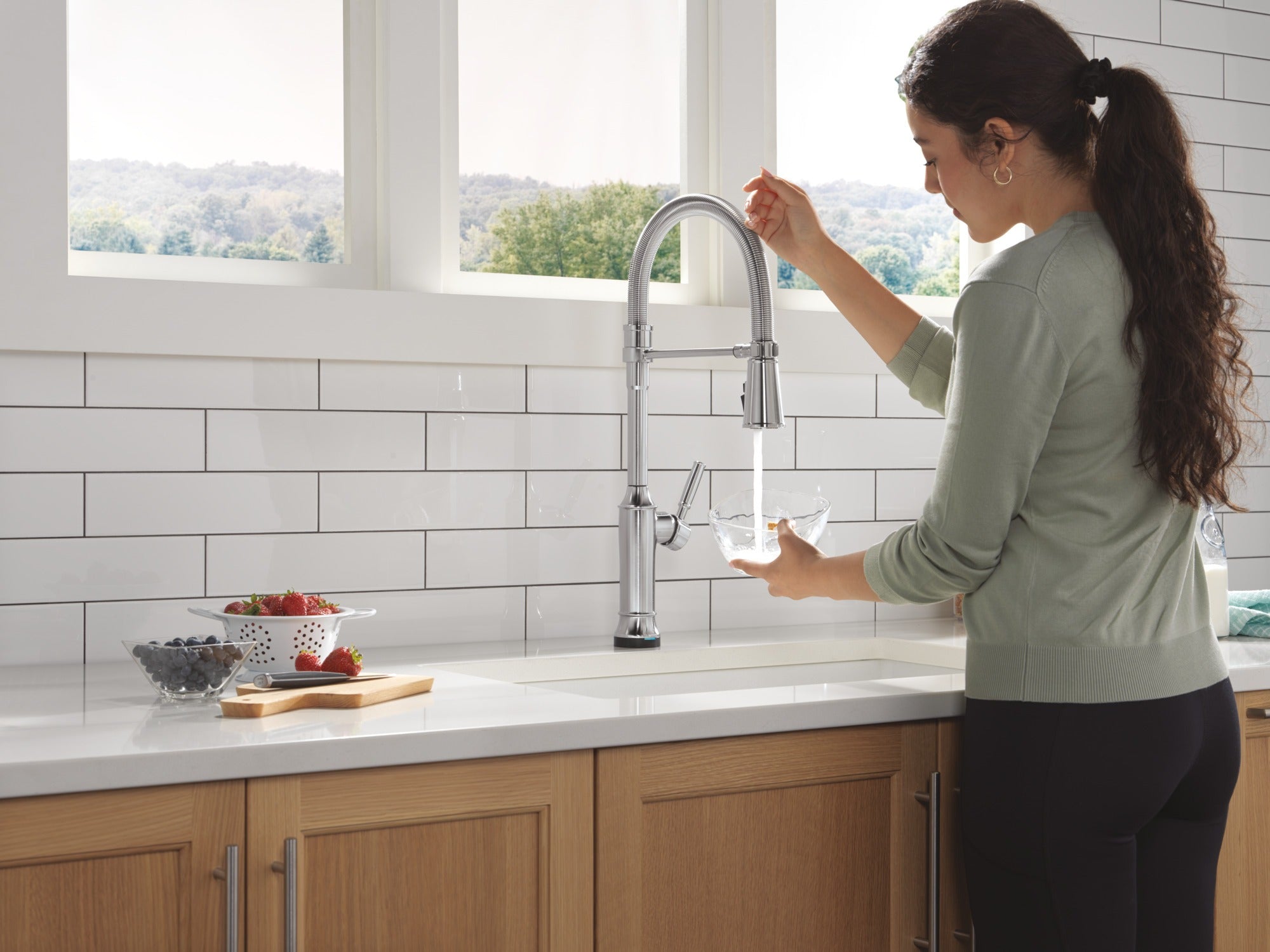 Delta Renaldi™ Touch2O® Technology Kitchen Faucet with Touchless Technology
