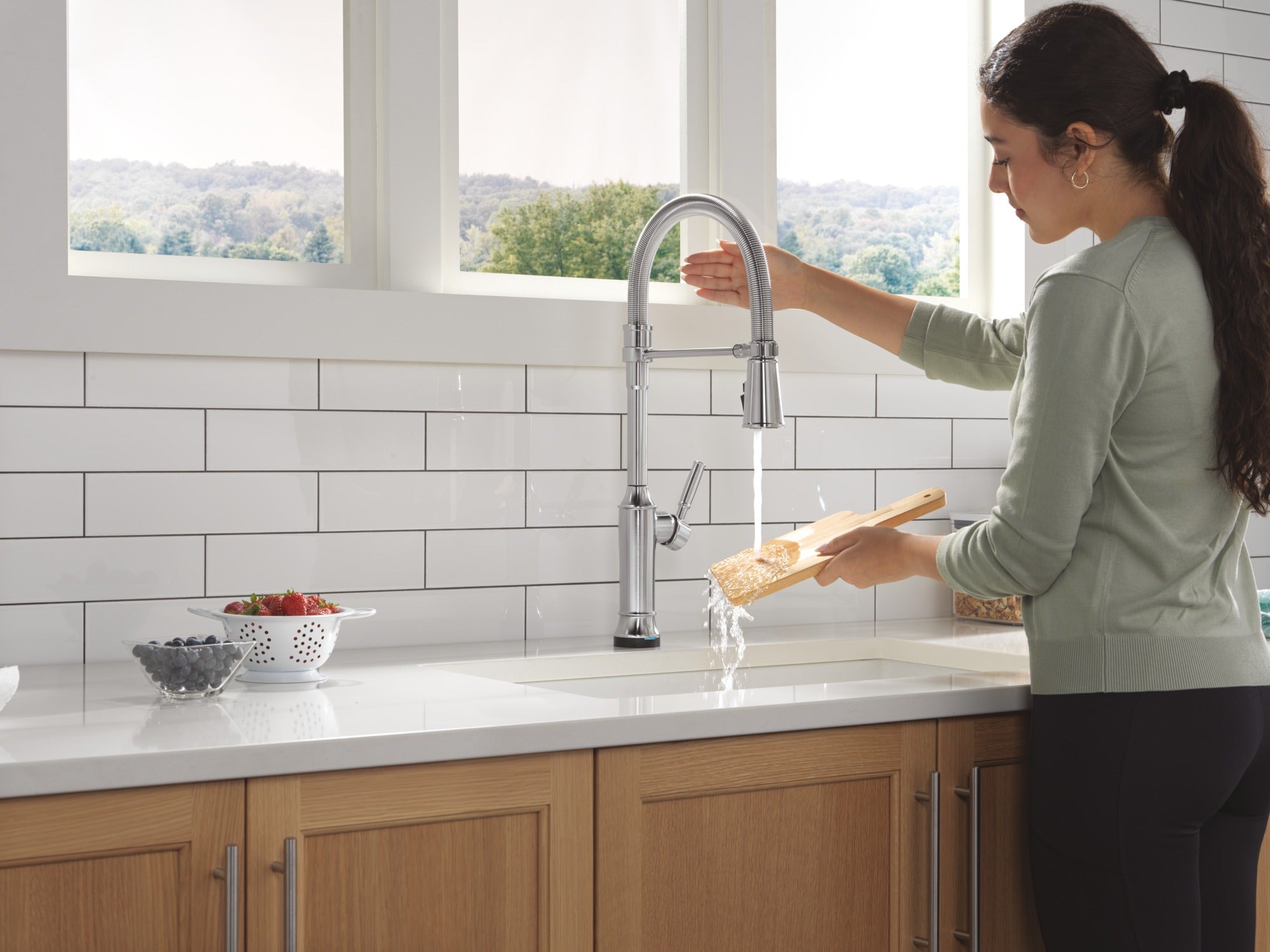 Delta Renaldi™ Touch2O® Technology Kitchen Faucet with Touchless Technology