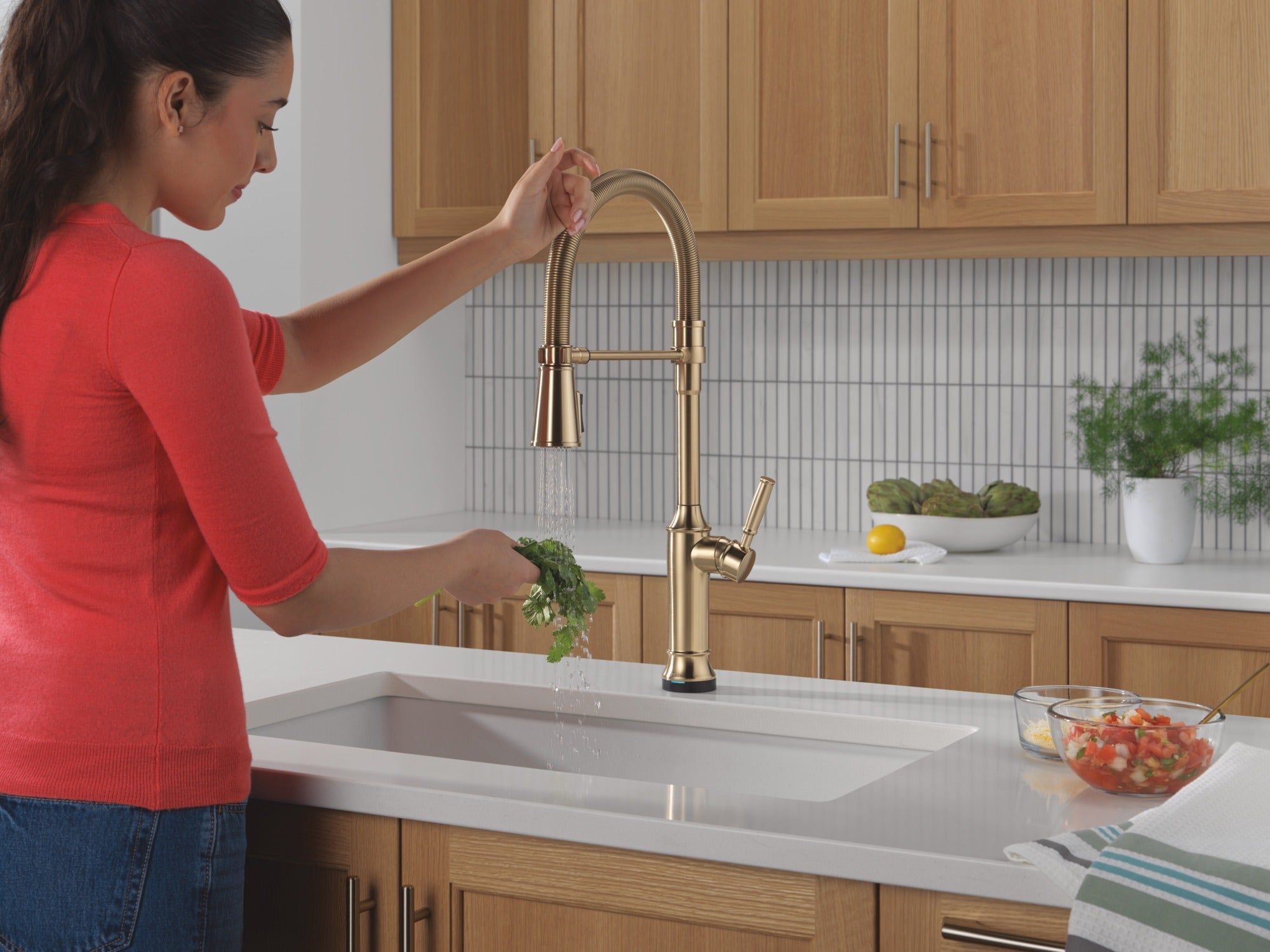 Delta Renaldi™ Touch2O® Technology Kitchen Faucet with Touchless Technology