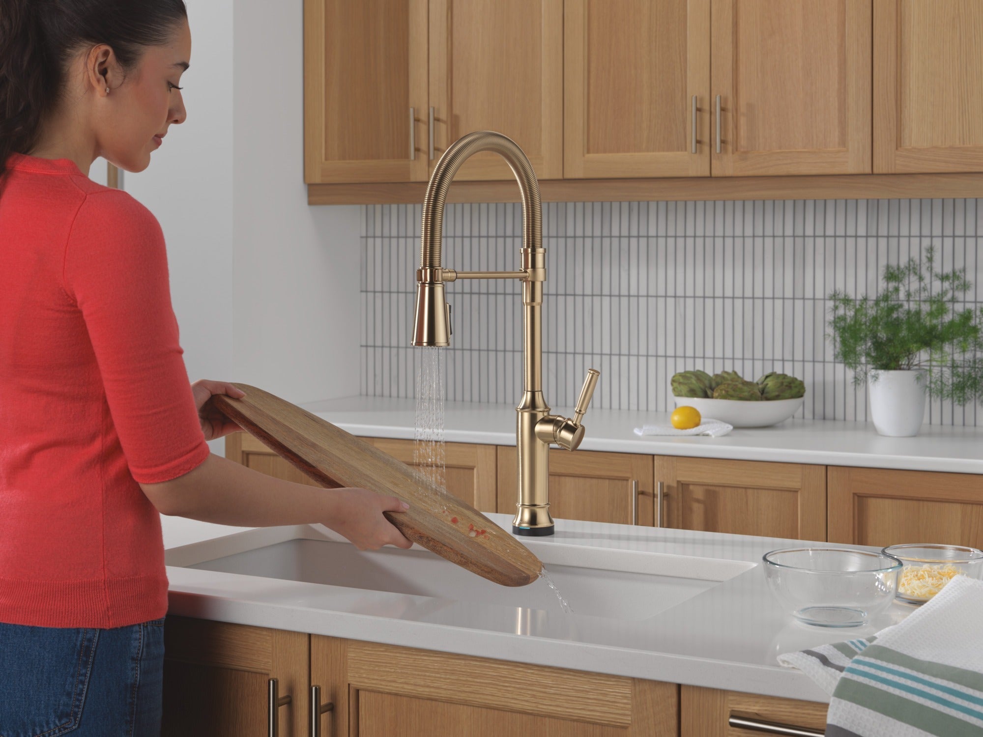Delta Renaldi™ Touch2O® Technology Kitchen Faucet with Touchless Technology
