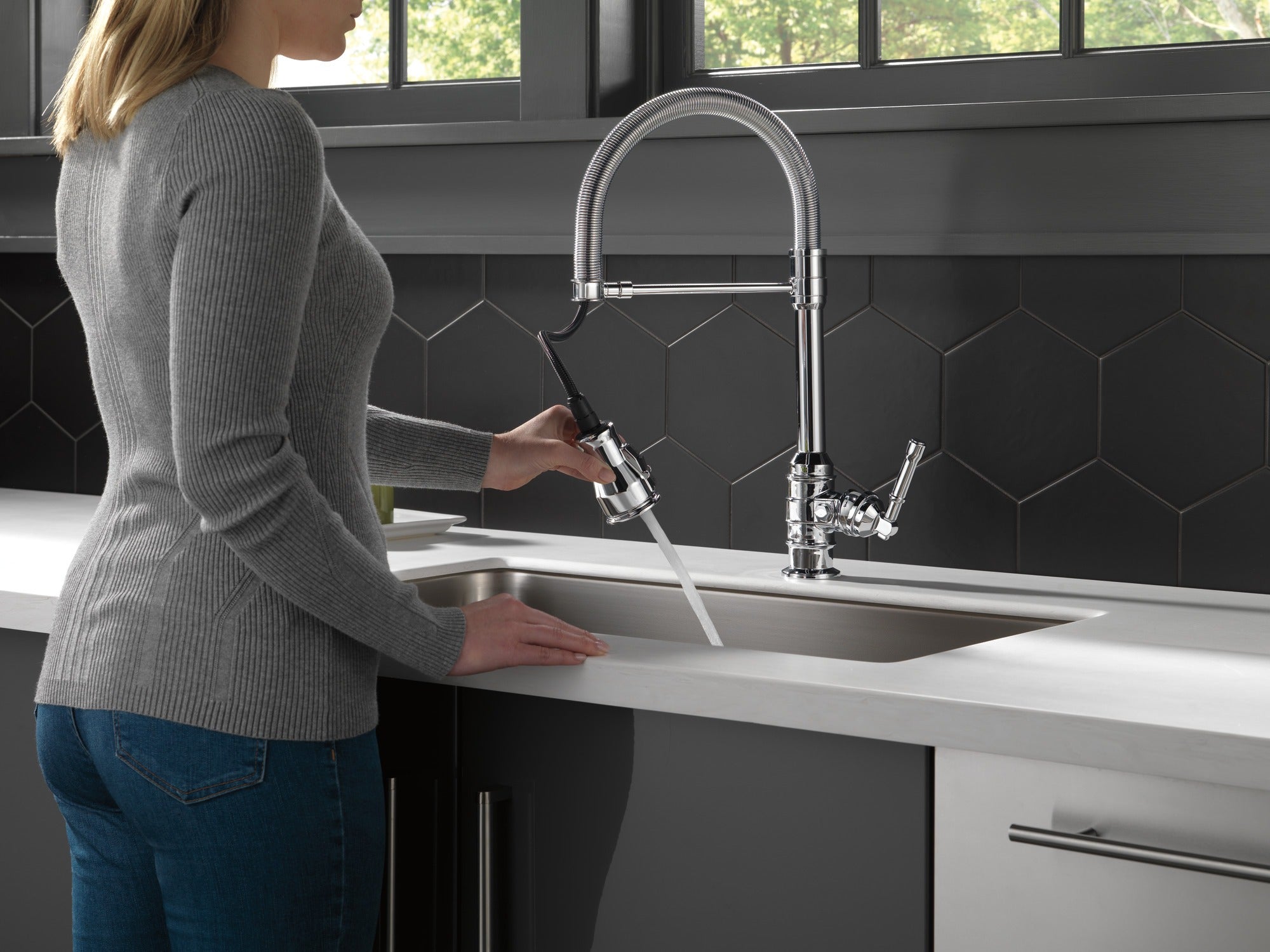 Delta Broderick® Single Handle Pull-Down Kitchen Faucet With Spring Spout