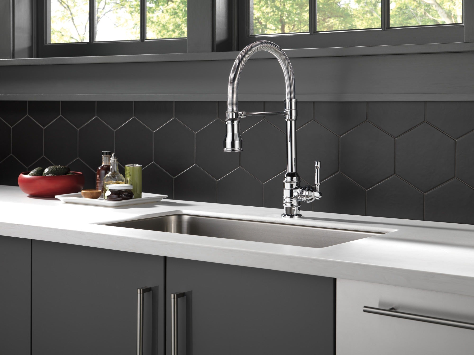 Delta Broderick® Single Handle Pull-Down Kitchen Faucet With Spring Spout