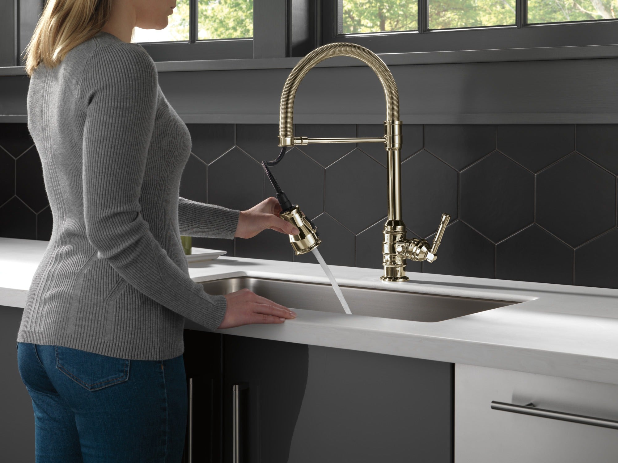 Delta Broderick® Single Handle Pull-Down Kitchen Faucet With Spring Spout