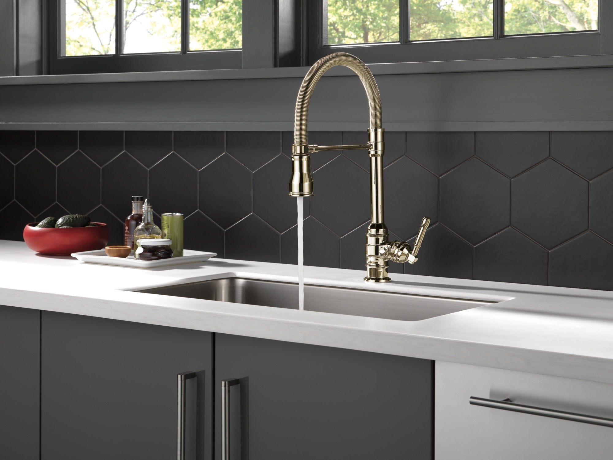 Delta Broderick® Single Handle Pull-Down Kitchen Faucet With Spring Spout