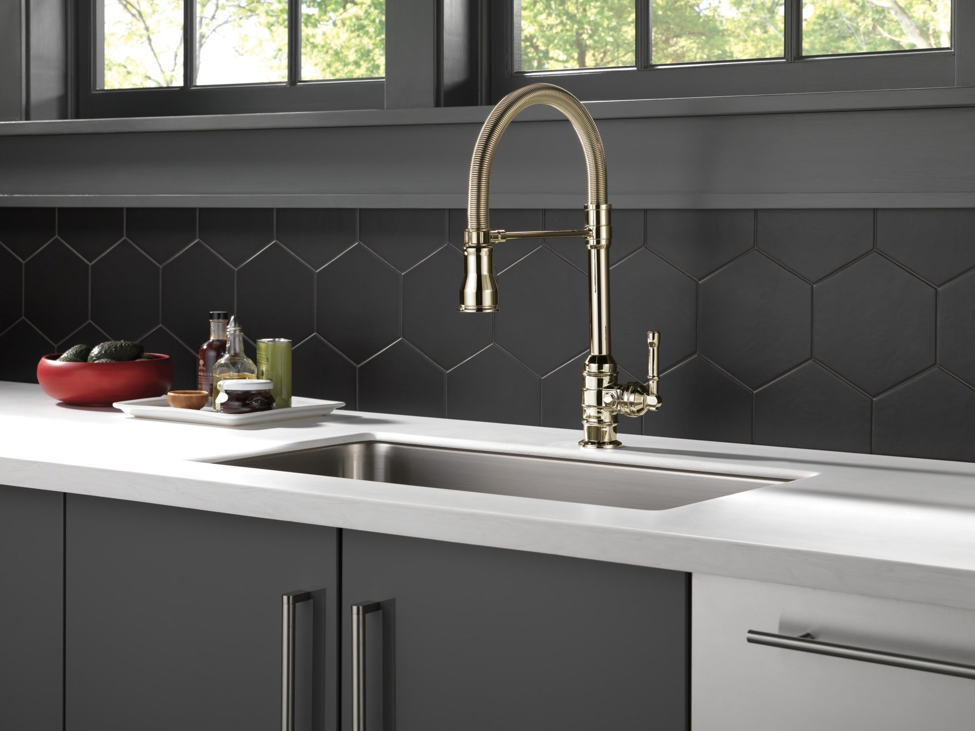 Delta Broderick® Single Handle Pull-Down Kitchen Faucet With Spring Spout
