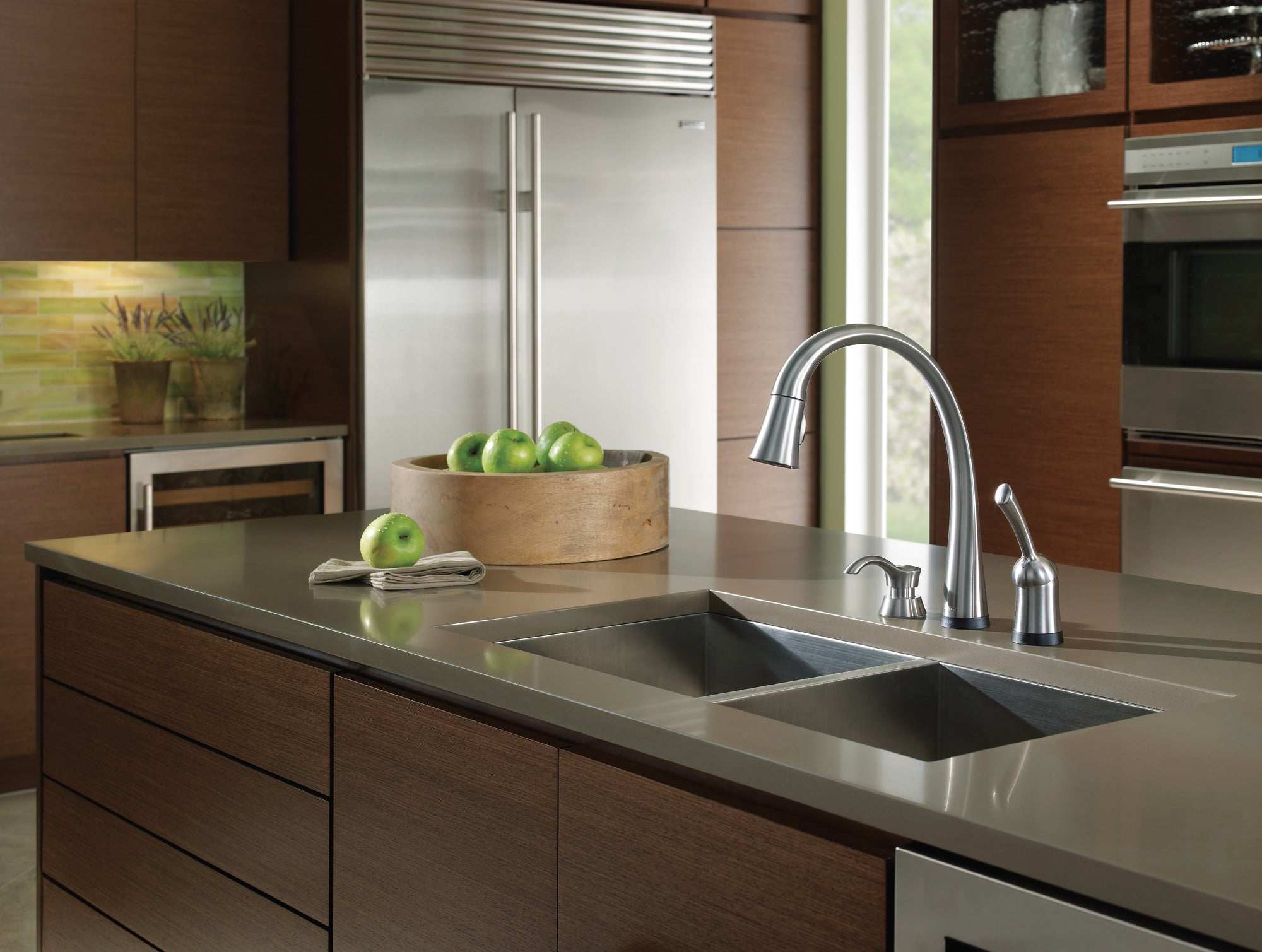 Delta DeLuca™ Soap / Lotion Dispenser