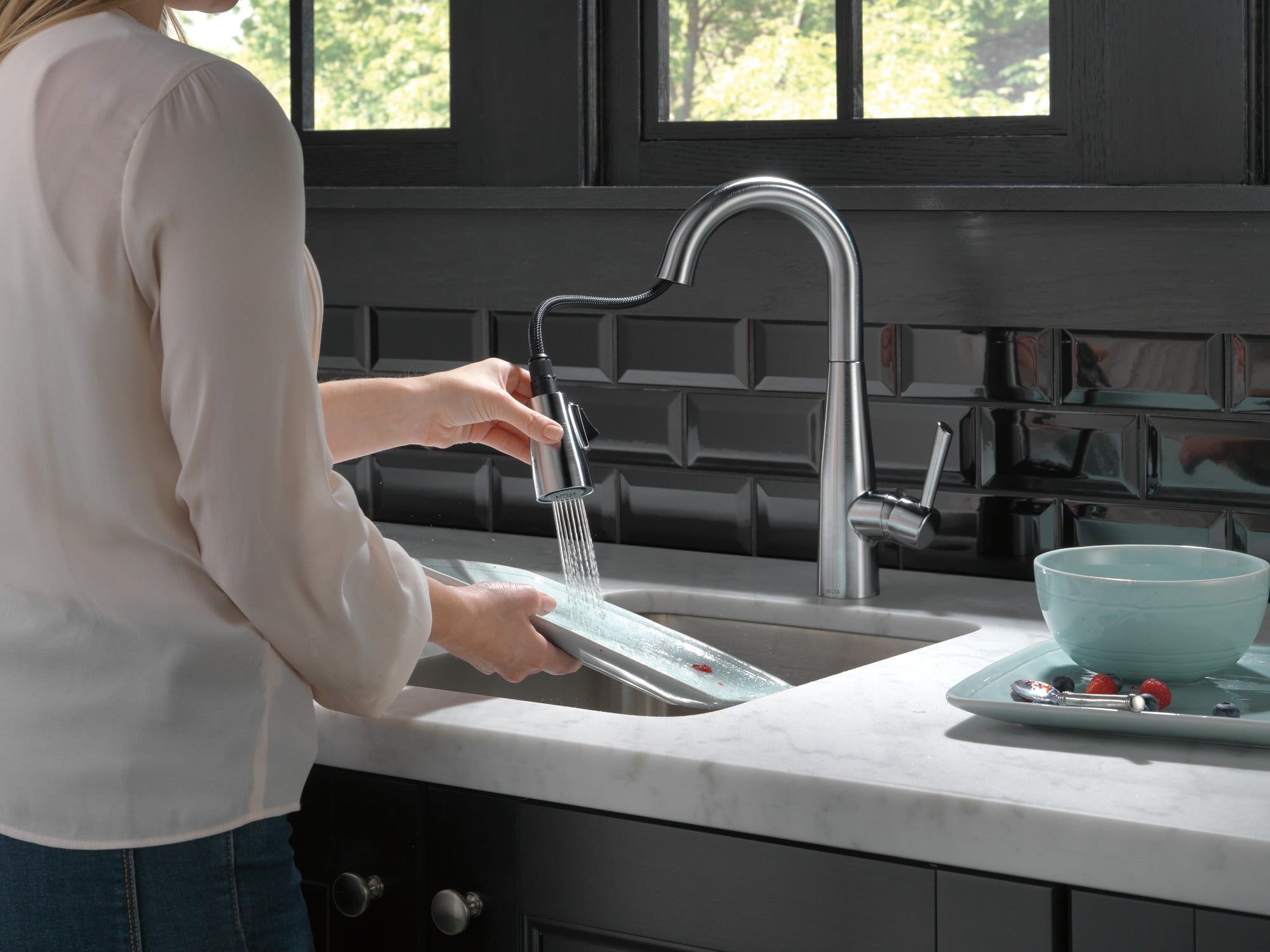 Delta Essa® Single Handle Pull-Down Bar / Prep Faucet