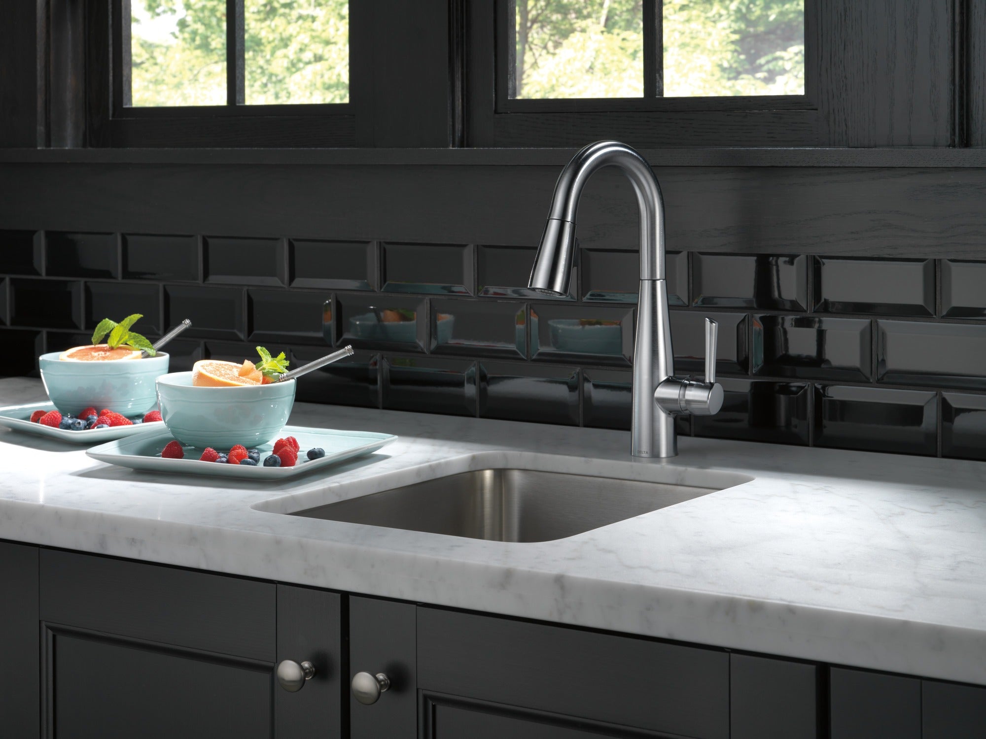 Delta Essa® Single Handle Pull-Down Bar / Prep Faucet