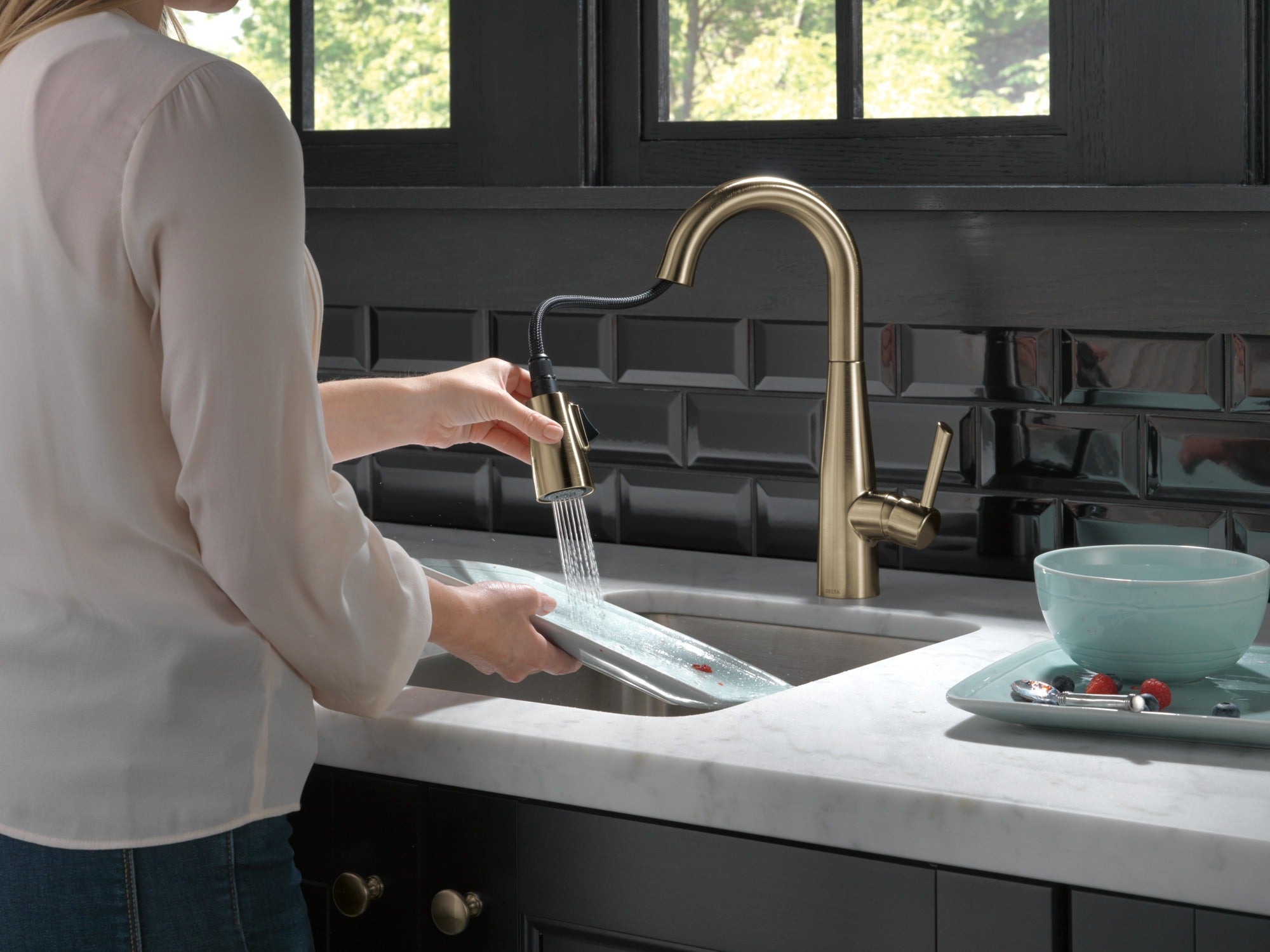 Delta Essa® Single Handle Pull-Down Bar / Prep Faucet