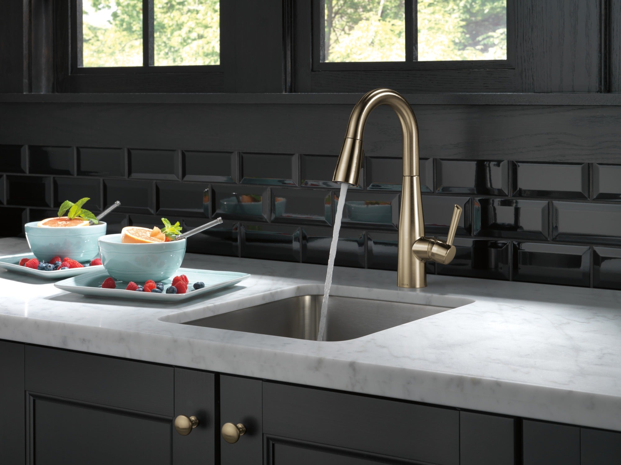 Delta Essa® Single Handle Pull-Down Bar / Prep Faucet