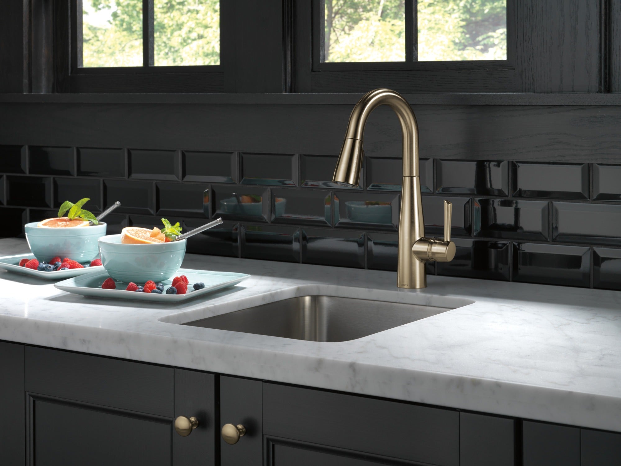 Delta Essa® Single Handle Pull-Down Bar / Prep Faucet