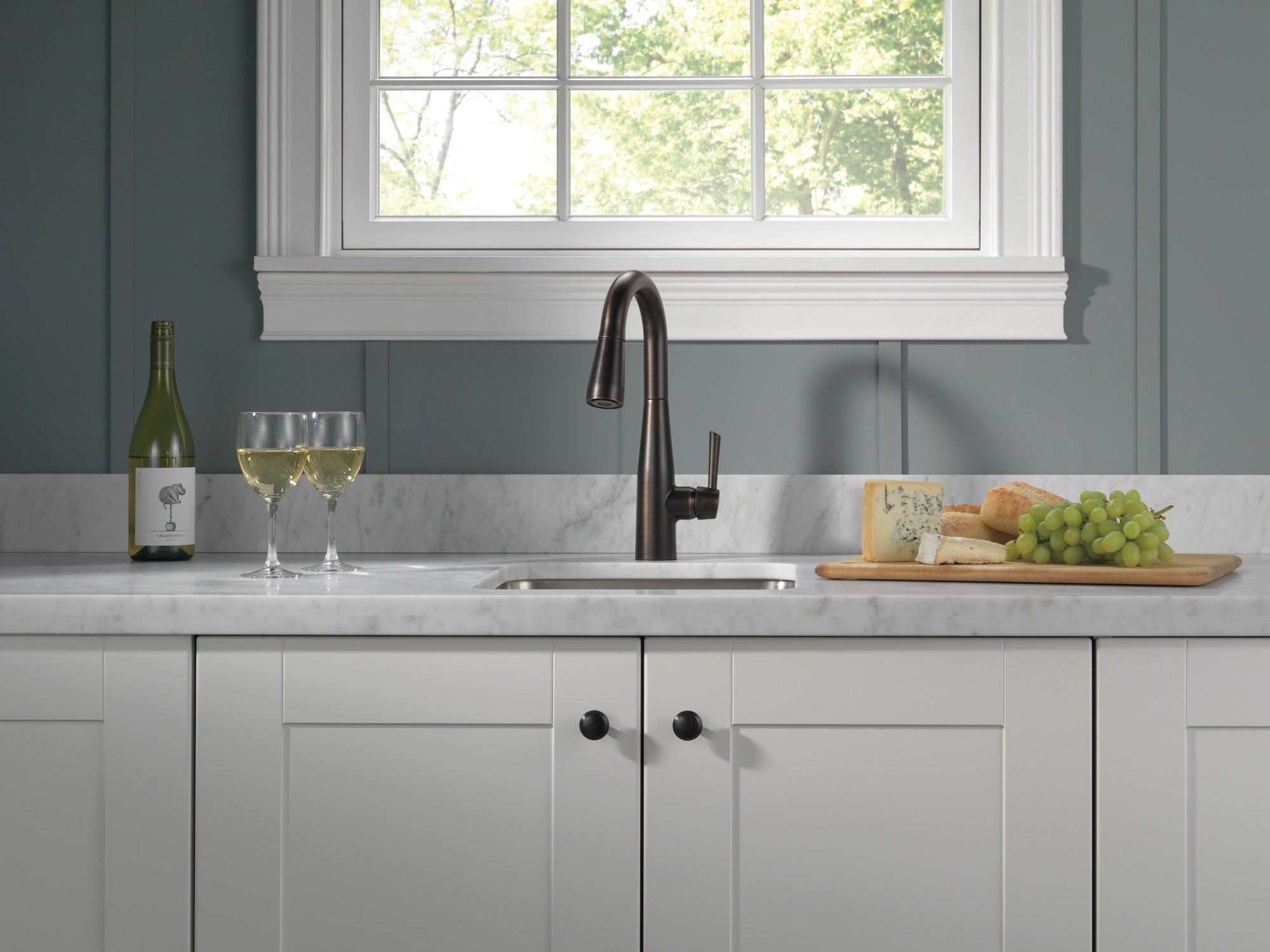 Delta Essa® Single Handle Pull-Down Bar / Prep Faucet