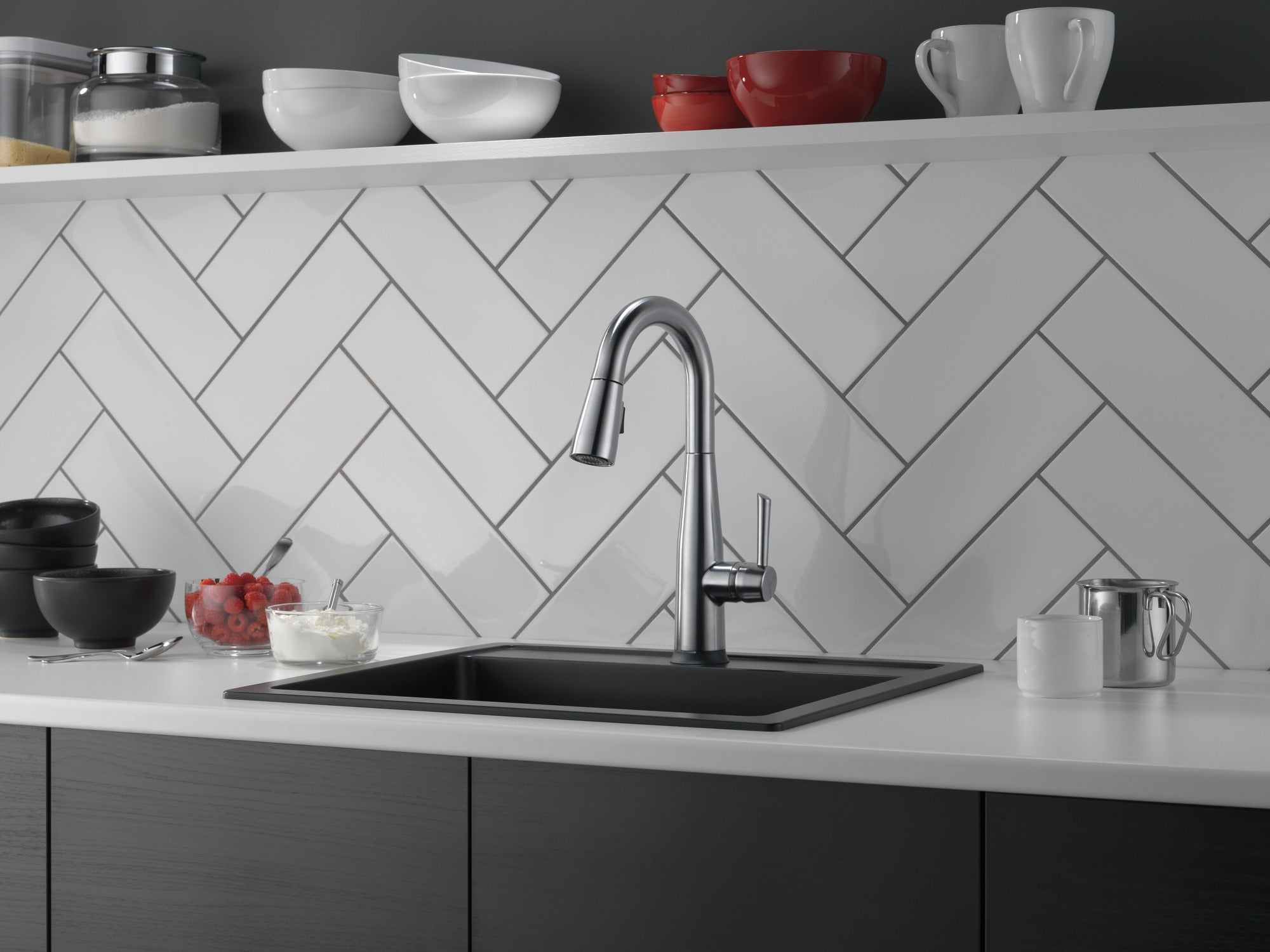 Delta Essa® Single Handle Pull-Down Bar / Prep Faucet with Touch<sub>2</sub>O® Technology
