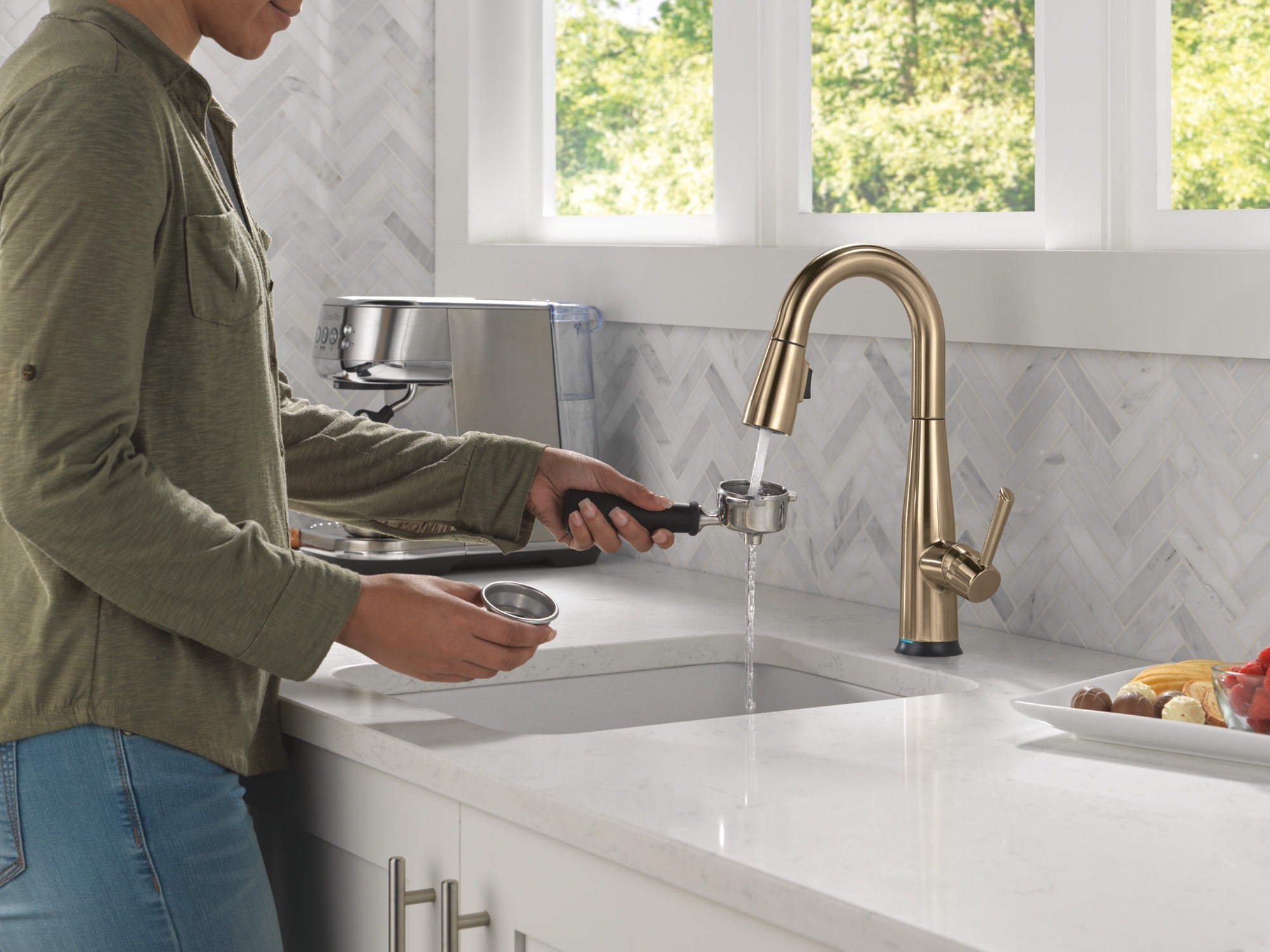 Delta Essa® Touch2O® Bar / Prep Faucet with Touchless Technology