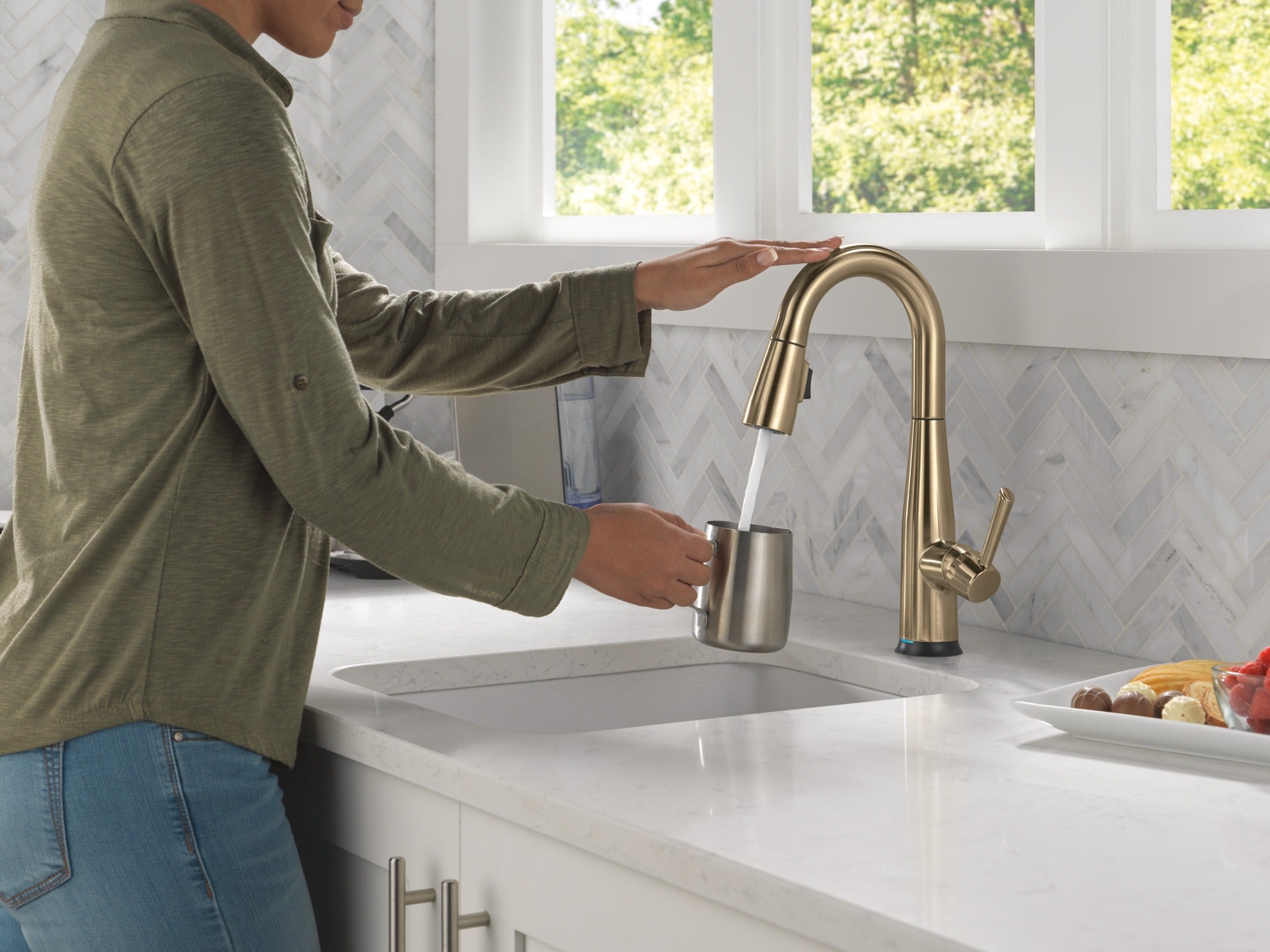 Delta Essa® Touch2O® Bar / Prep Faucet with Touchless Technology