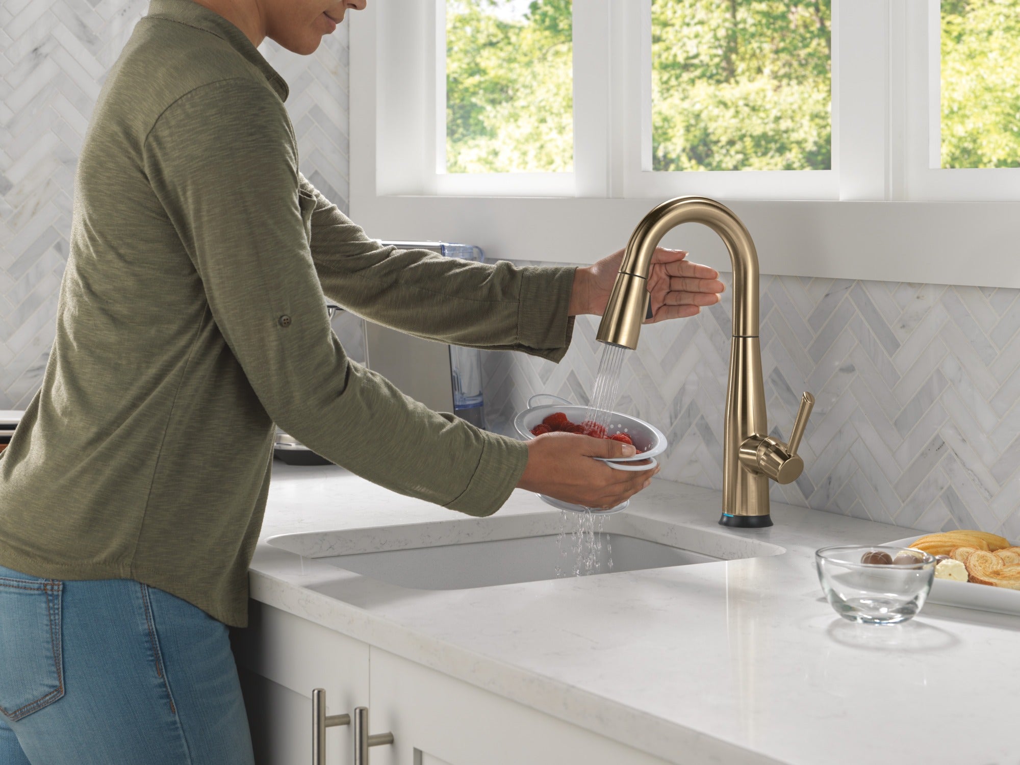Delta Essa® Touch2O® Bar / Prep Faucet with Touchless Technology