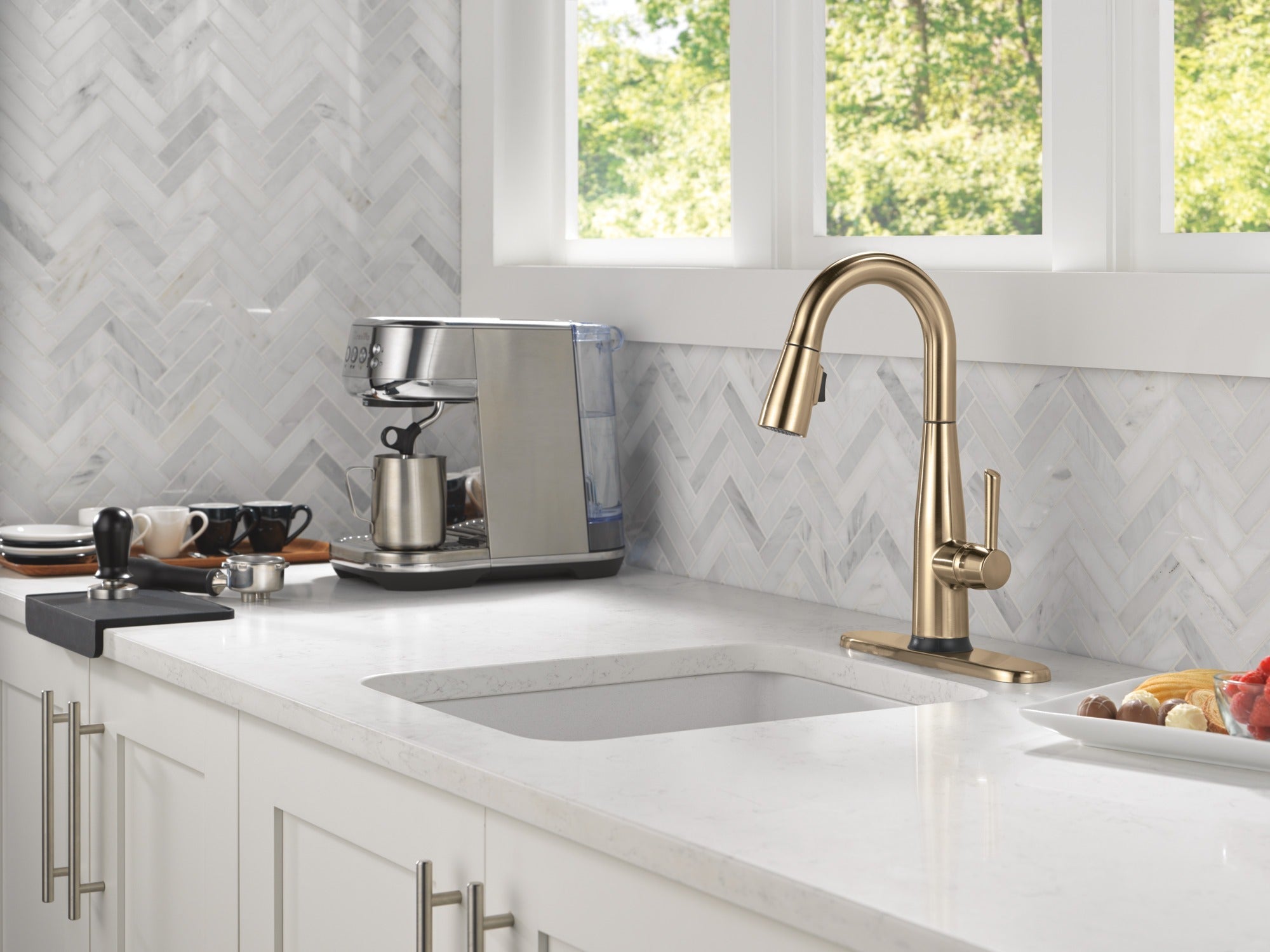 Delta Essa® Touch2O® Bar / Prep Faucet with Touchless Technology
