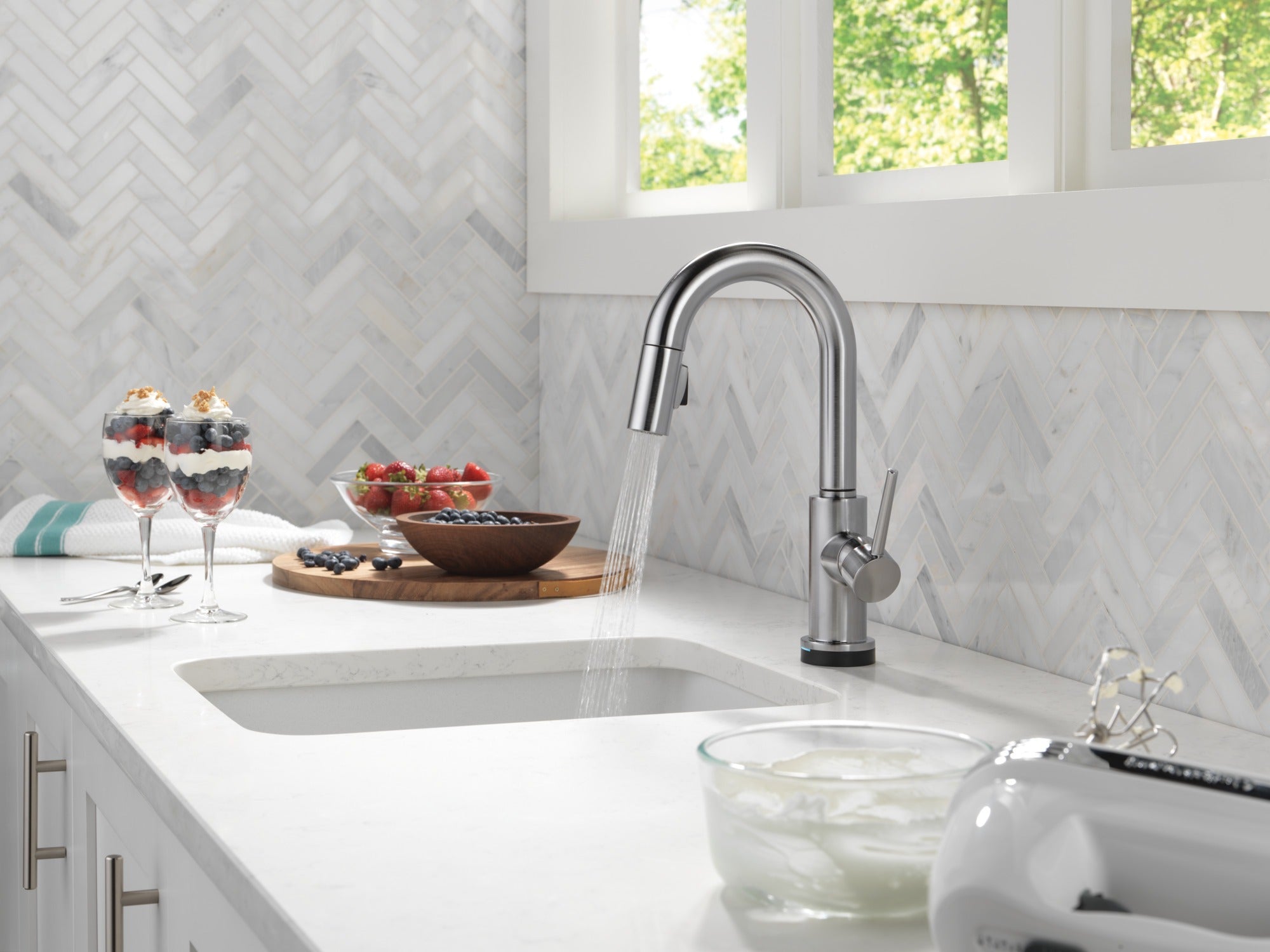 Delta Trinsic® Touch2O® Bar / Prep Faucet with Touchless Technology
