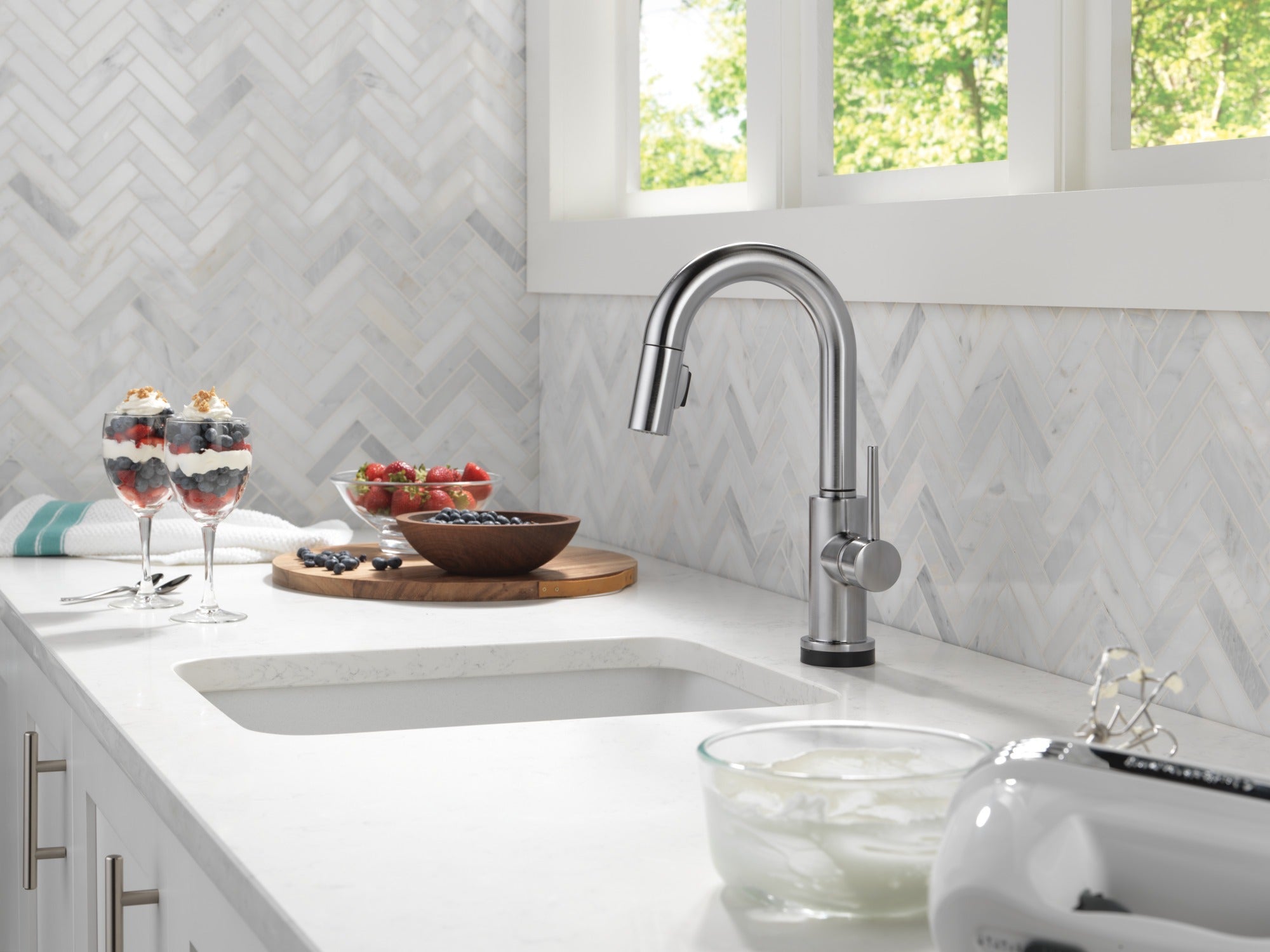 Delta Trinsic® Touch2O® Bar / Prep Faucet with Touchless Technology