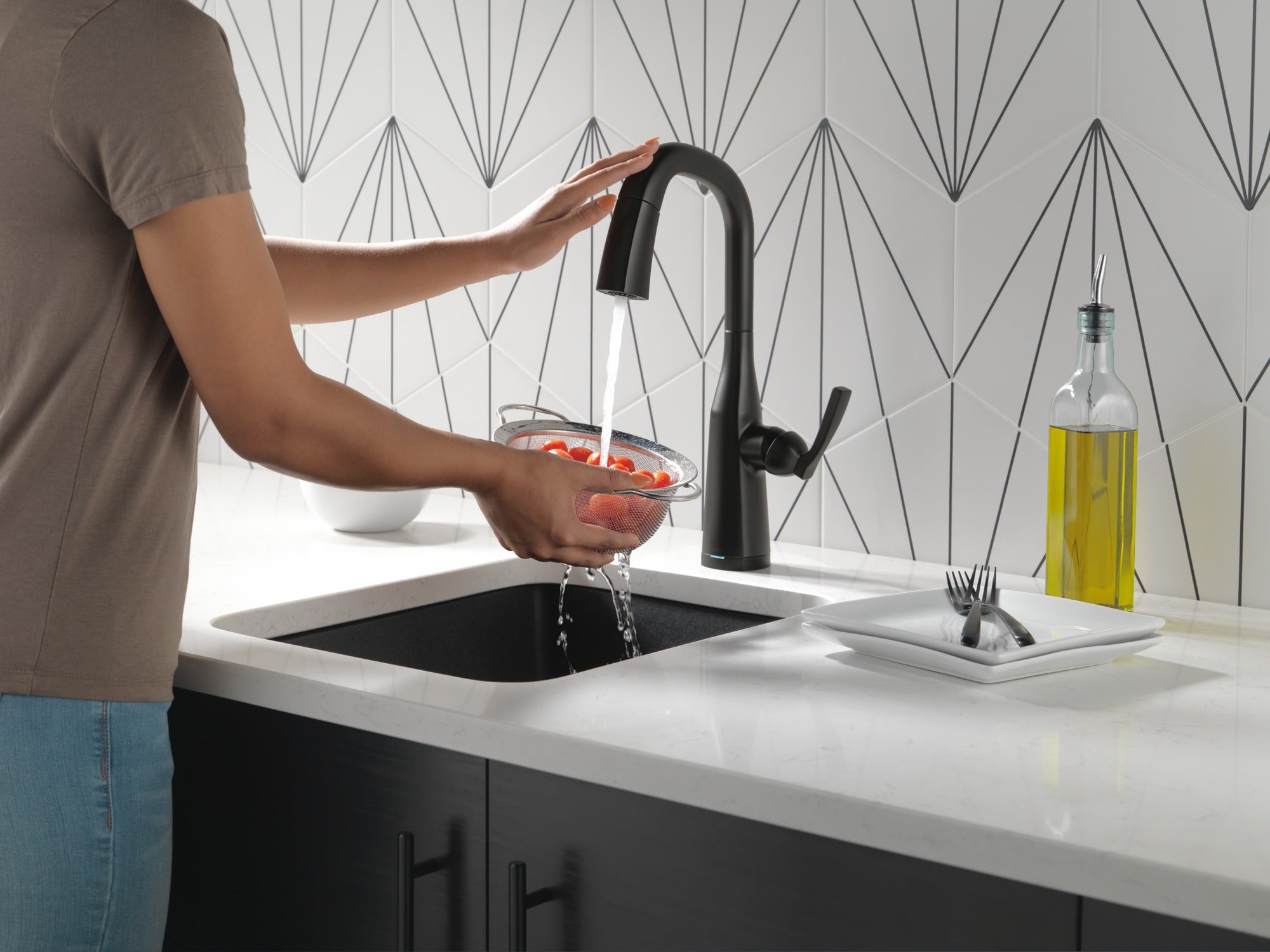 Delta Stryke® Single Handle Pull-Down Bar/Prep Faucet with Touch<sub>2</sub>O® Technology