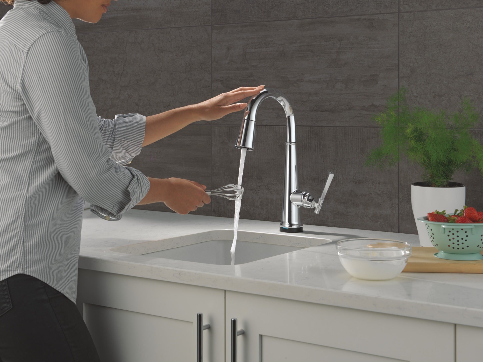 Delta Emmeline® Touch2O® Bar / Prep Faucet with Touchless Technology