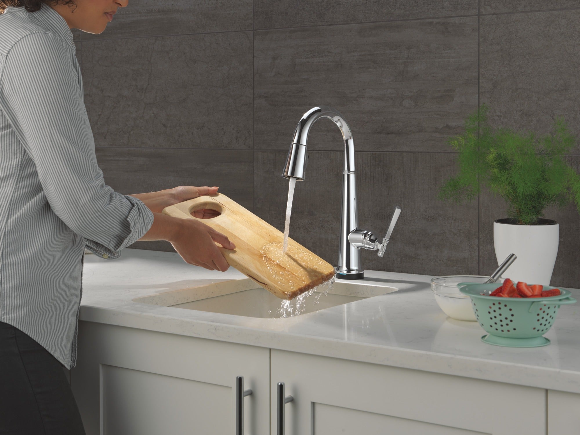 Delta Emmeline® Touch2O® Bar / Prep Faucet with Touchless Technology