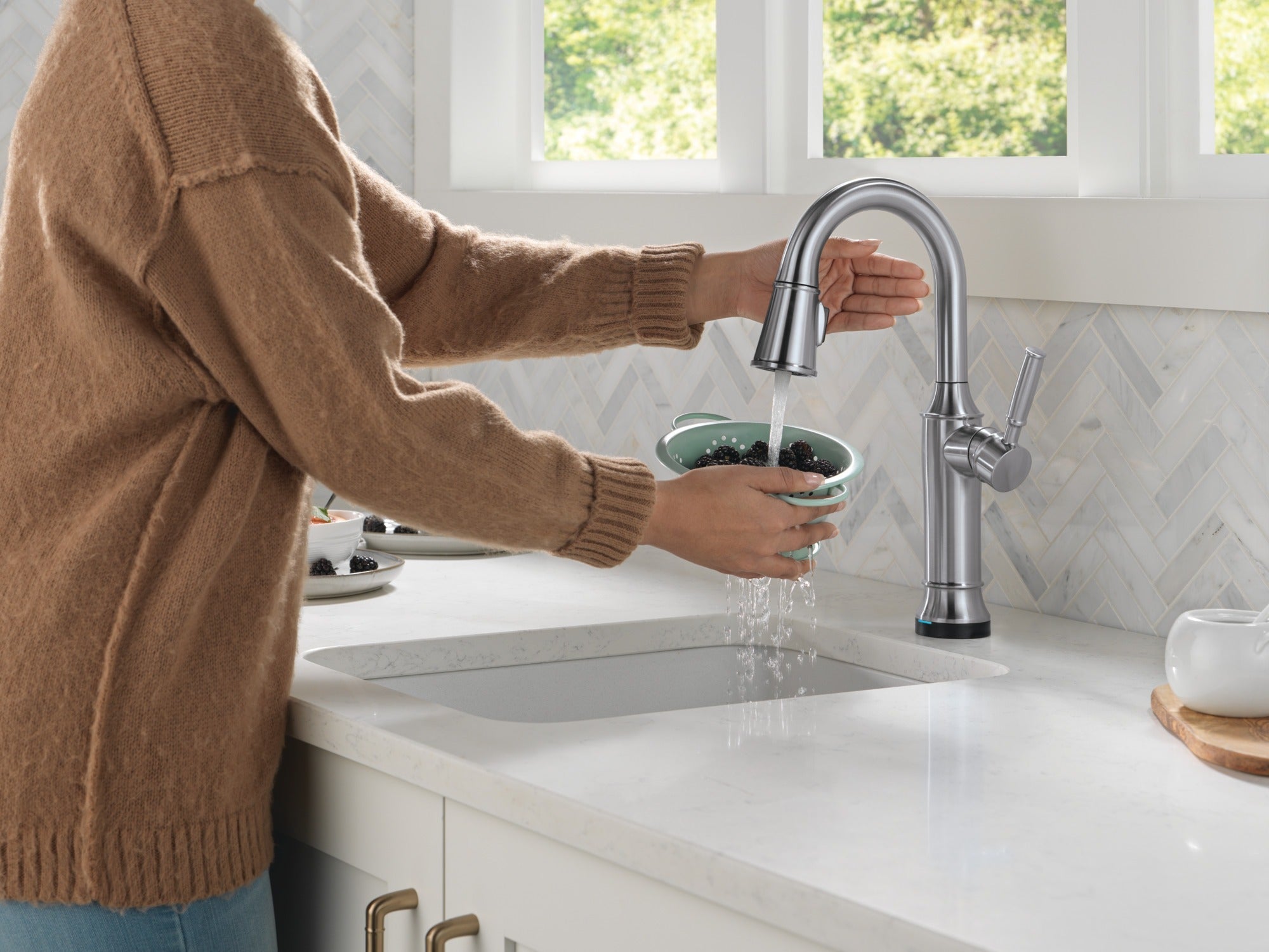 Delta Renaldi™ Touch2O® Bar / Prep Faucet with Touchless Technology