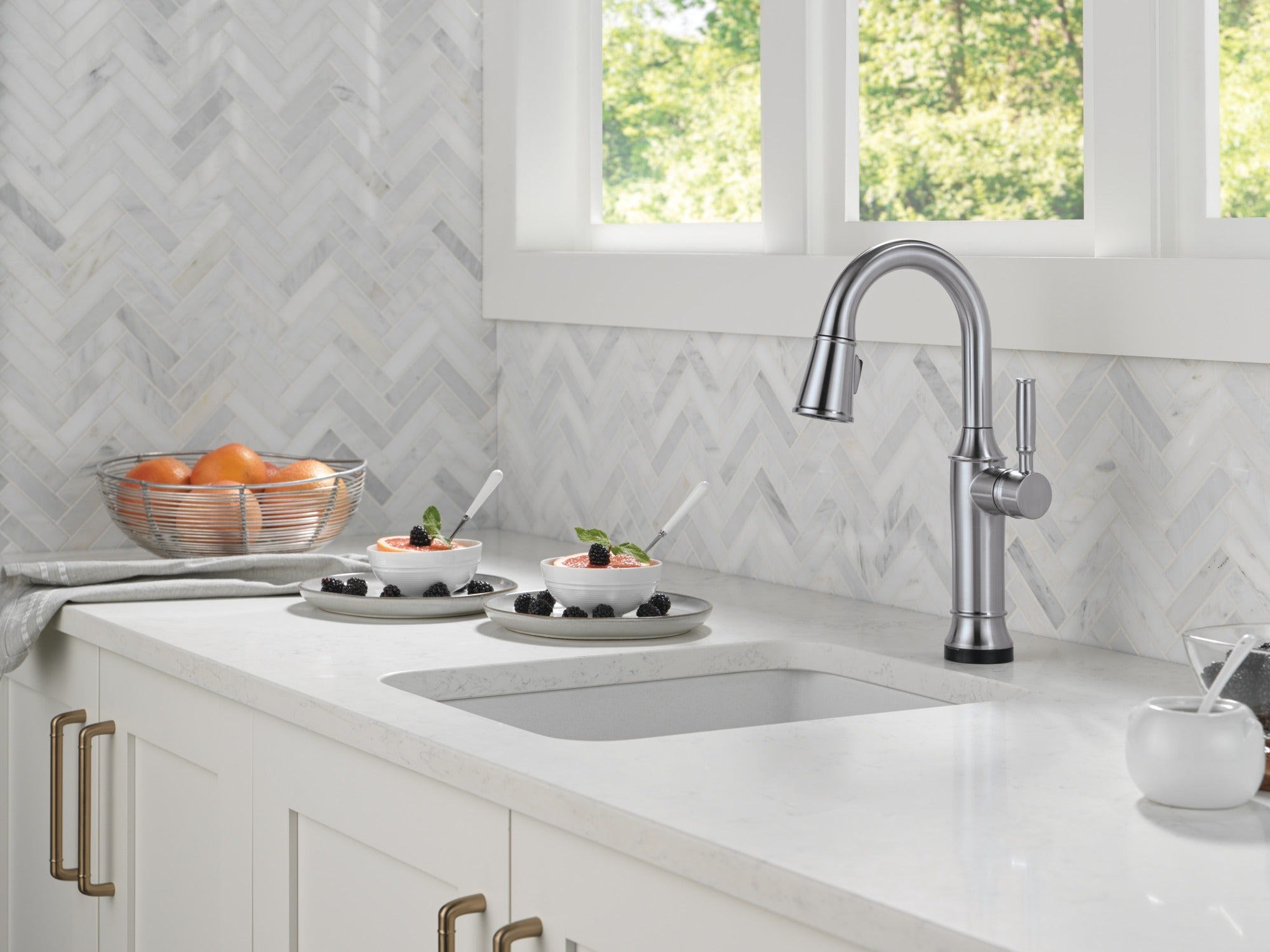 Delta Renaldi™ Touch2O® Bar / Prep Faucet with Touchless Technology