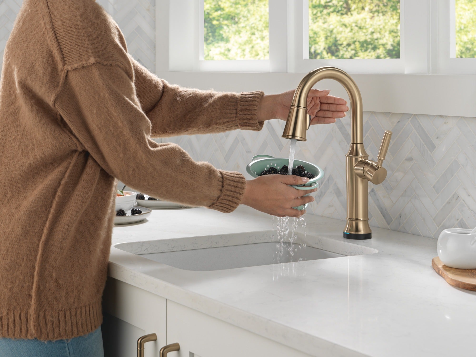 Delta Renaldi™ Touch2O® Bar / Prep Faucet with Touchless Technology