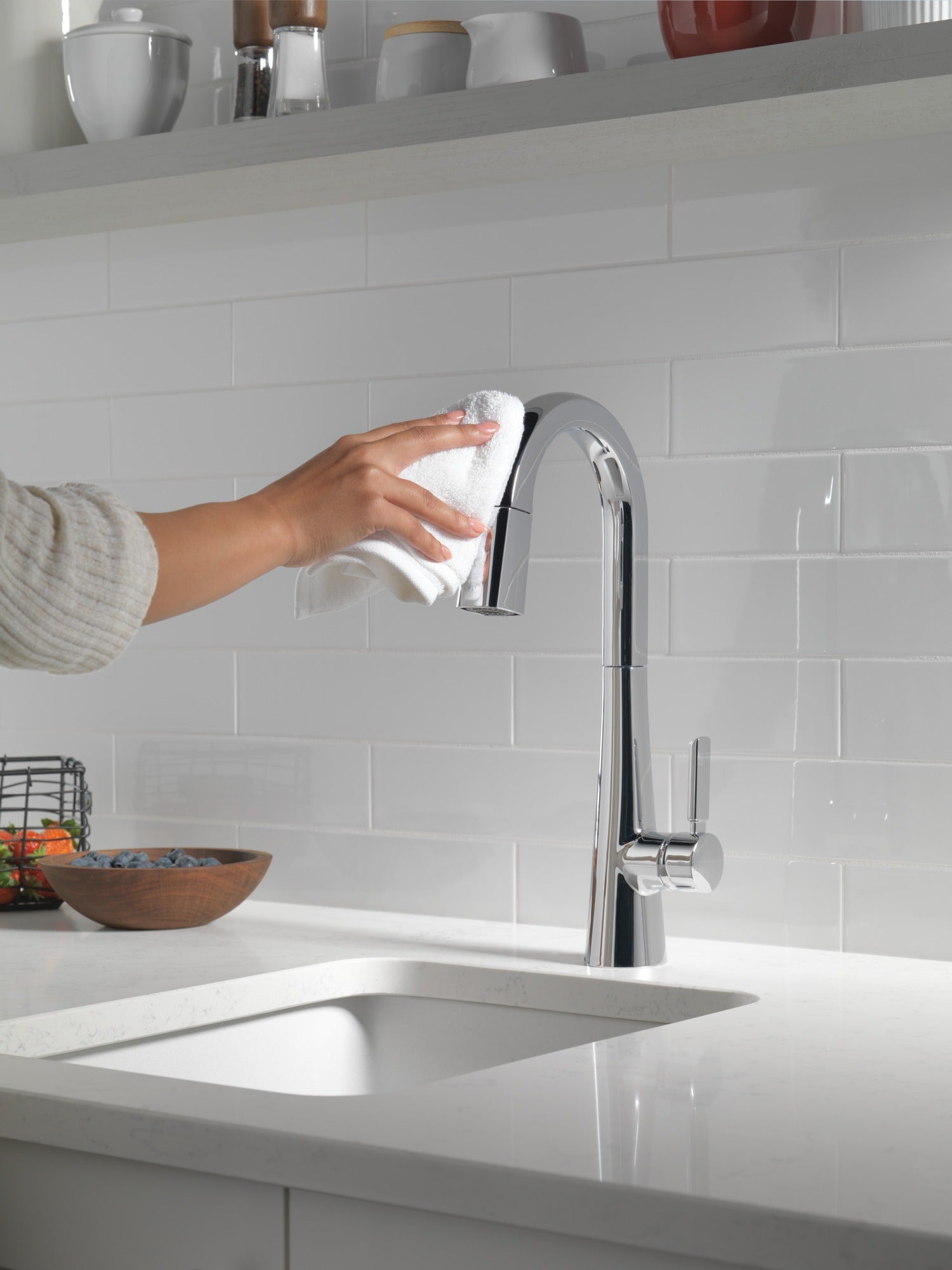 Delta Monrovia® Single Handle Pull-Down Bar / Prep Faucet