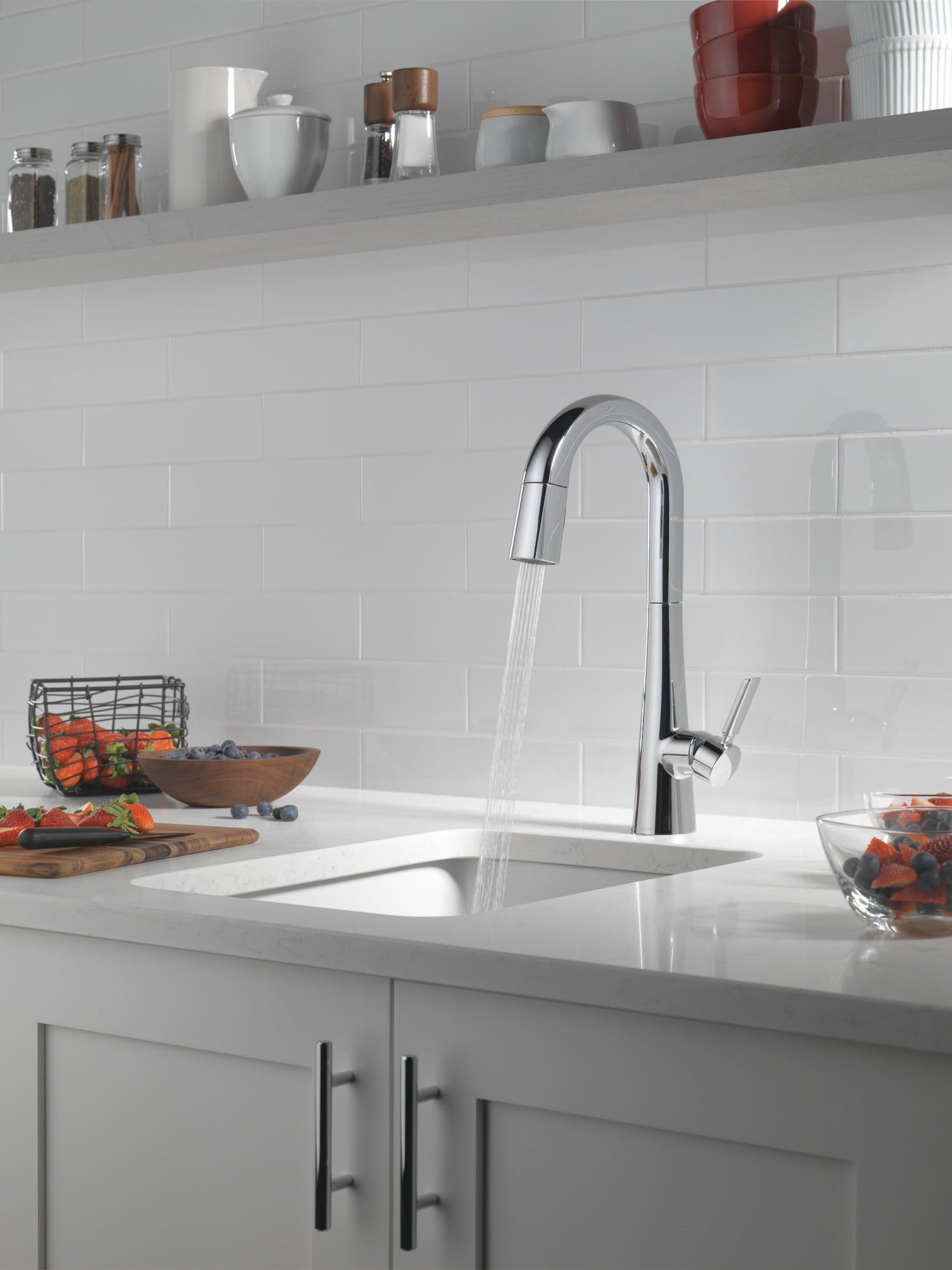 Delta Monrovia® Single Handle Pull-Down Bar / Prep Faucet