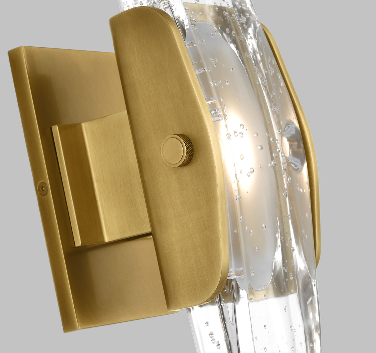 Wythe Medium Wall Sconce