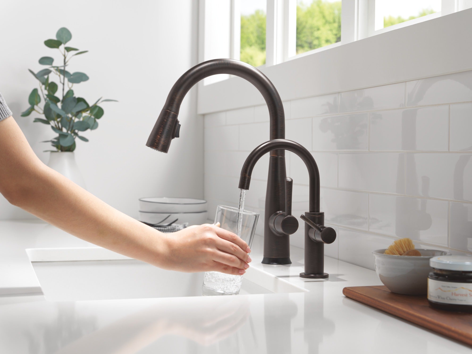 Delta Essa® Touch<sub>2</sub>O® Technology Kitchen Faucet with Touchless Technology